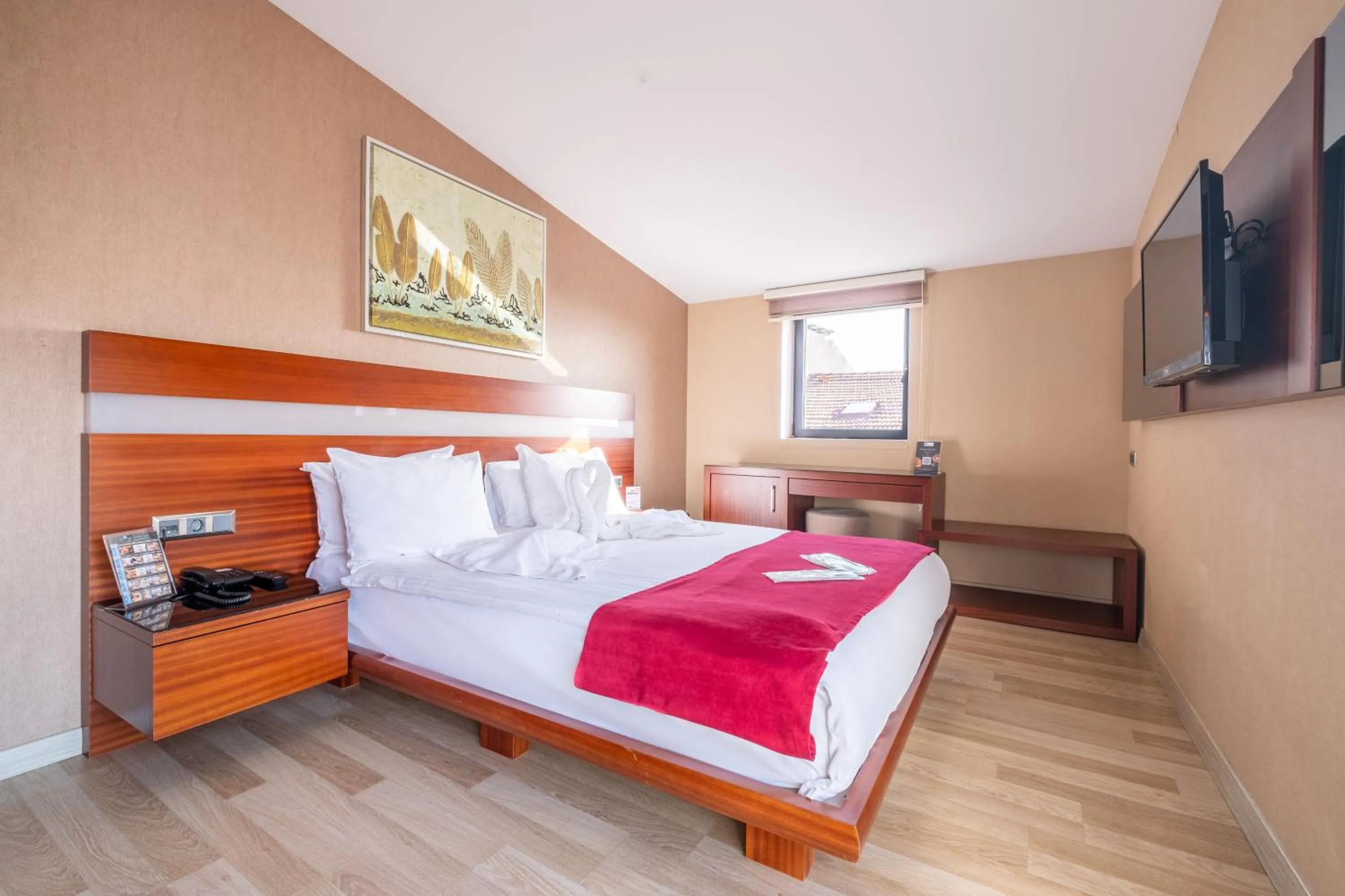 Communal lounge/ TV room, Bed in Park by Clover Nişantaşı Harbiye Şişli