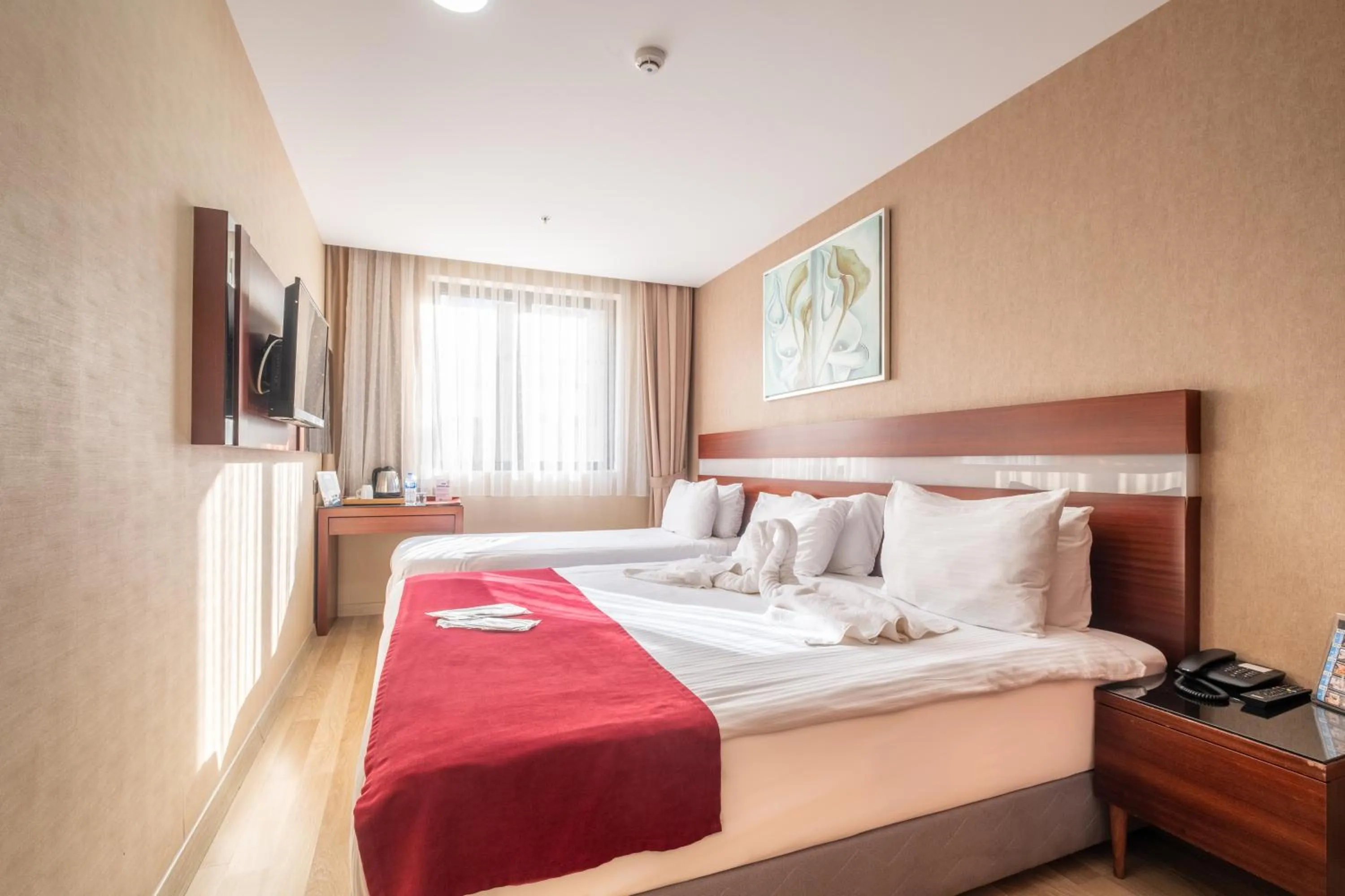 Bed in Park by Clover Nişantaşı Harbiye Şişli