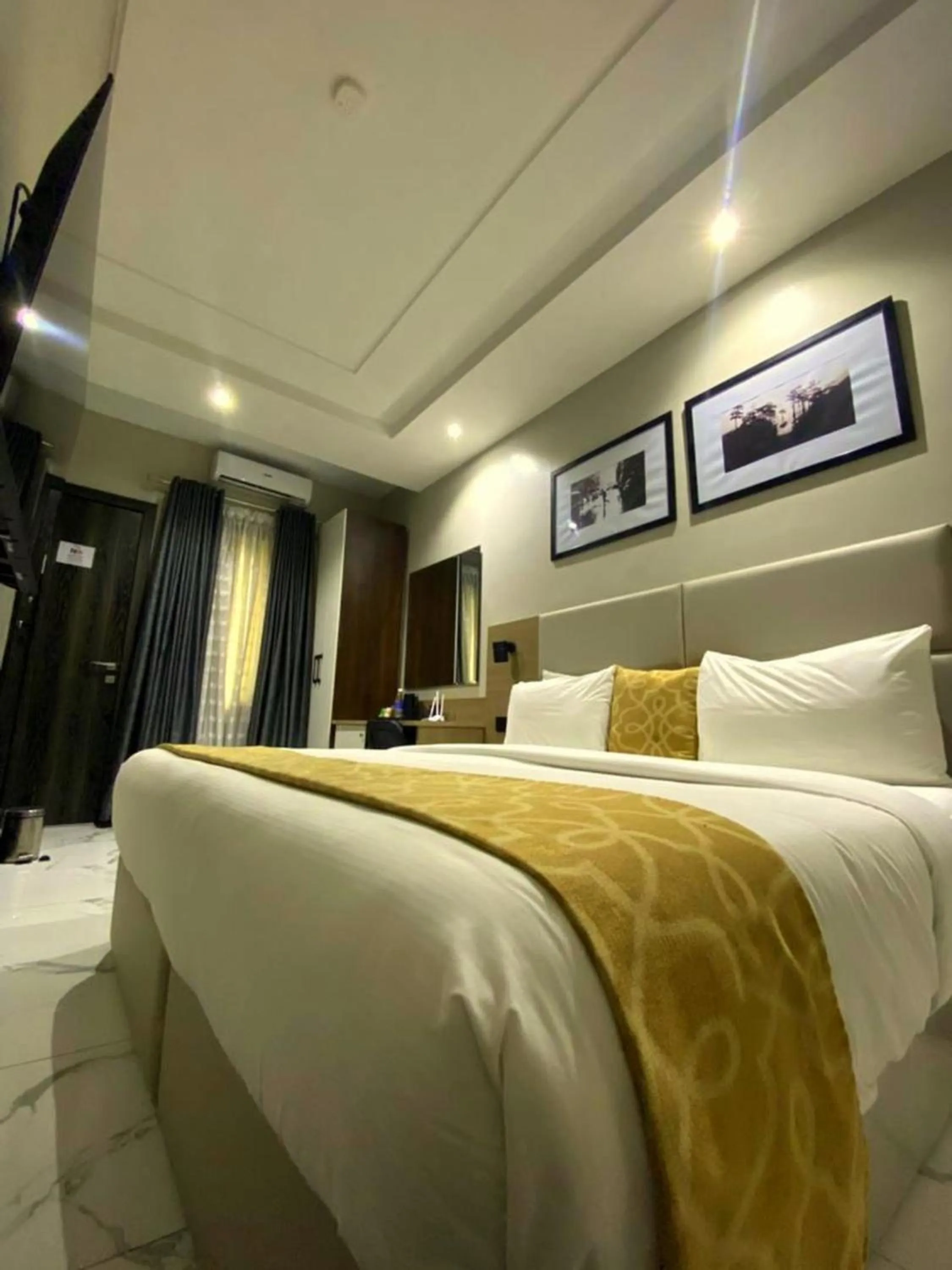 Bed in Ringruby Hotel, Eso Close