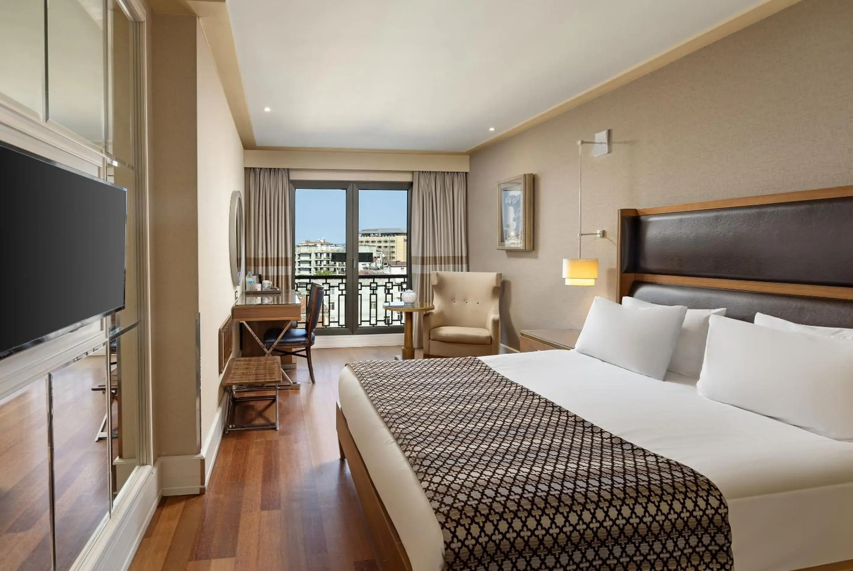 Superior Double or Twin Room in Titanic City Taksim Superior Double or Twin Room in Titanic City Taksim