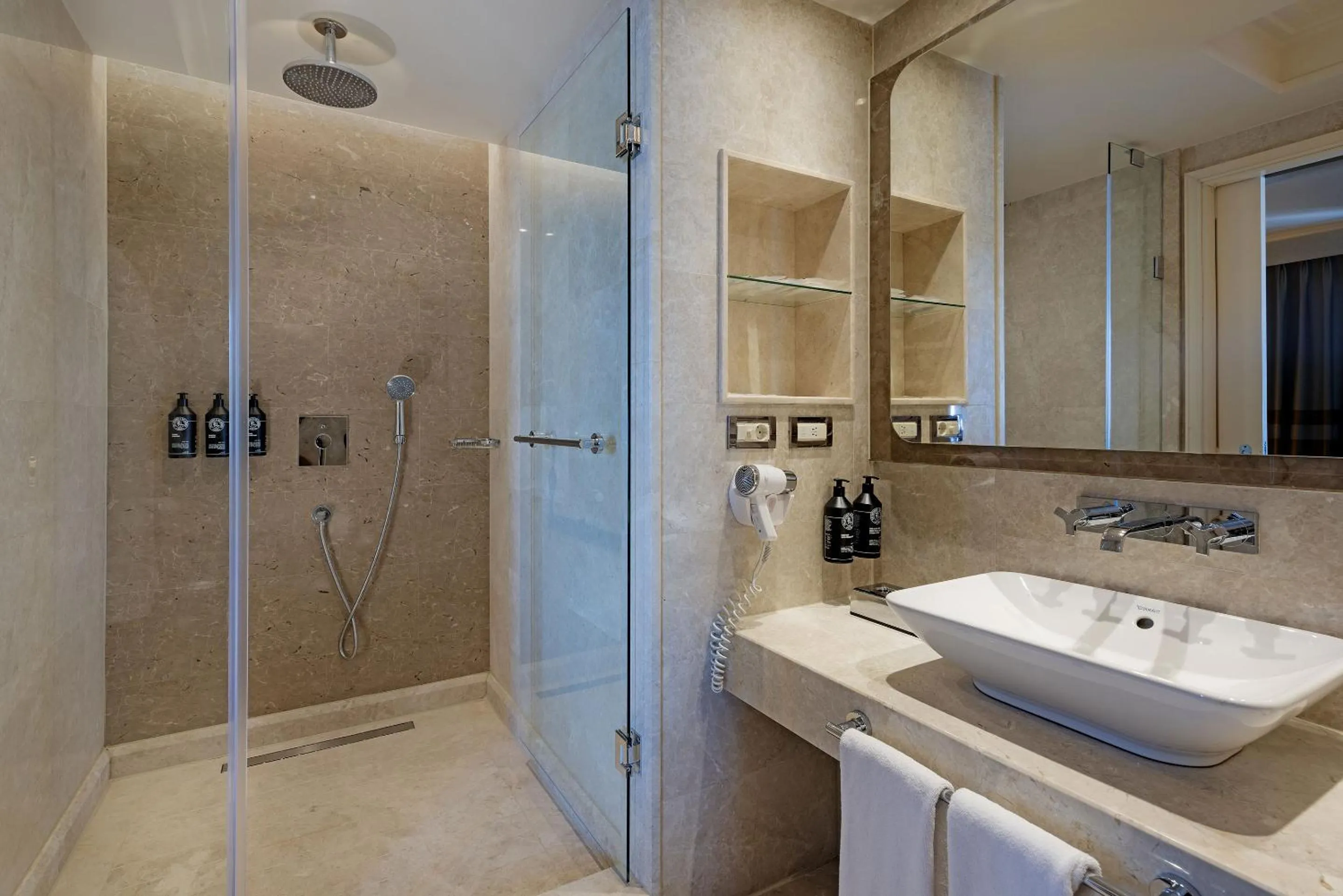 Shower in Titanic City Taksim