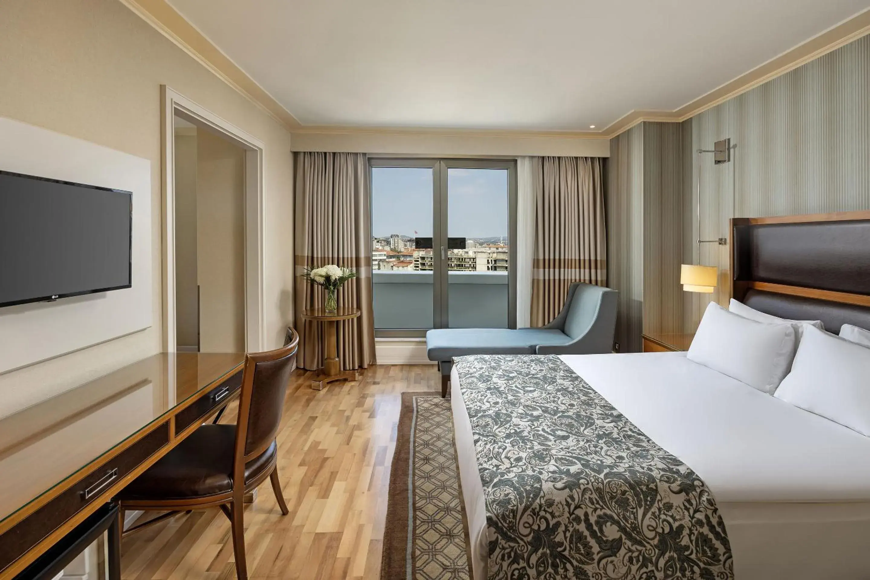 Deluxe Double Room in Titanic City Taksim Deluxe Double Room in Titanic City Taksim