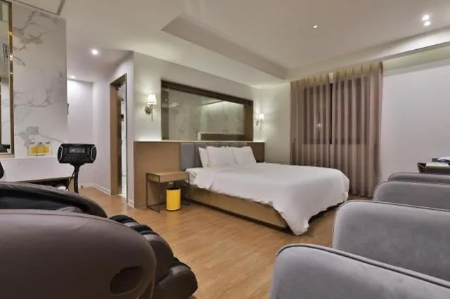 Bed in Busan Guseodong Hotel Button