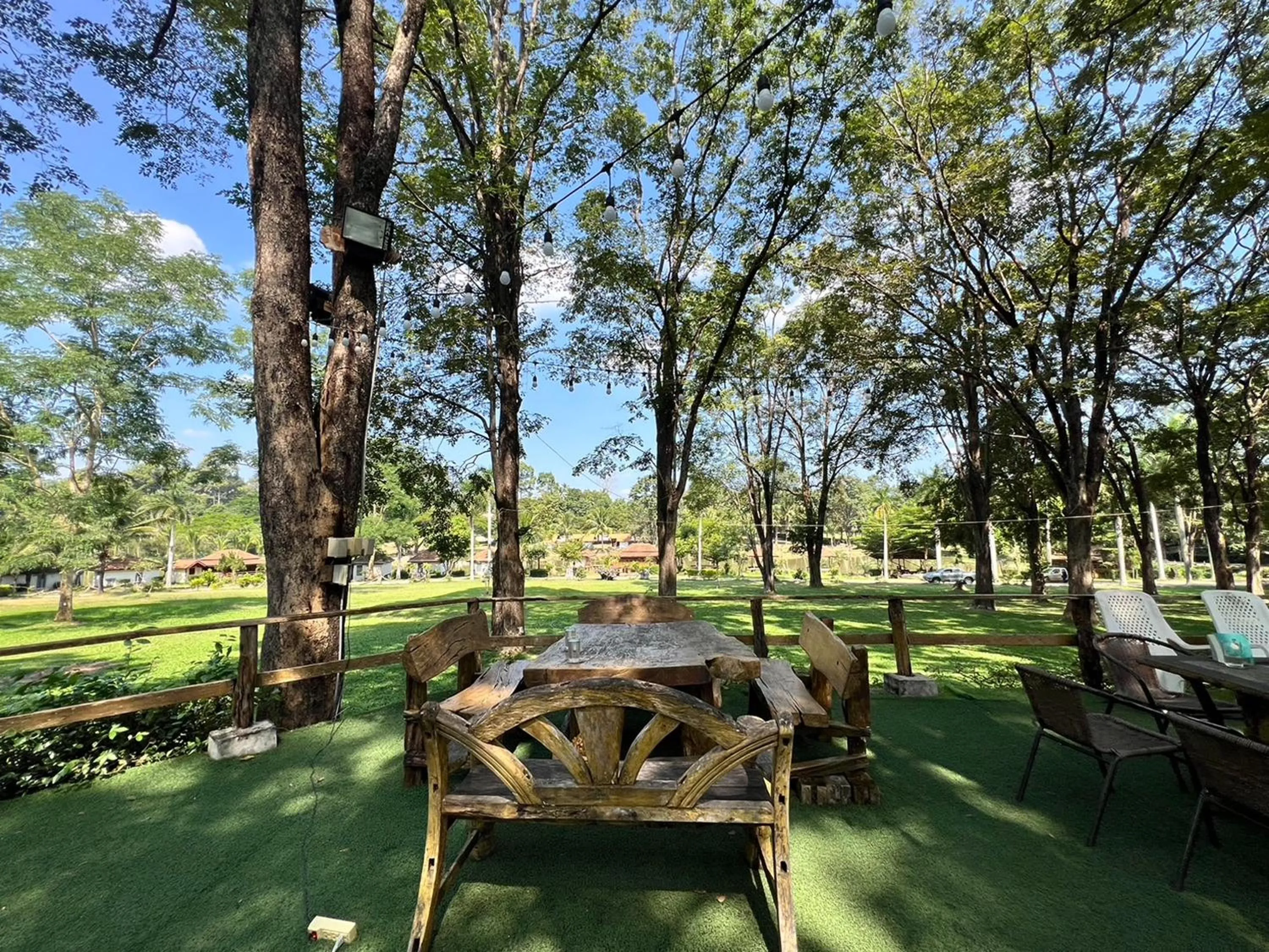 Restaurant/places to eat in Fahluang Resort