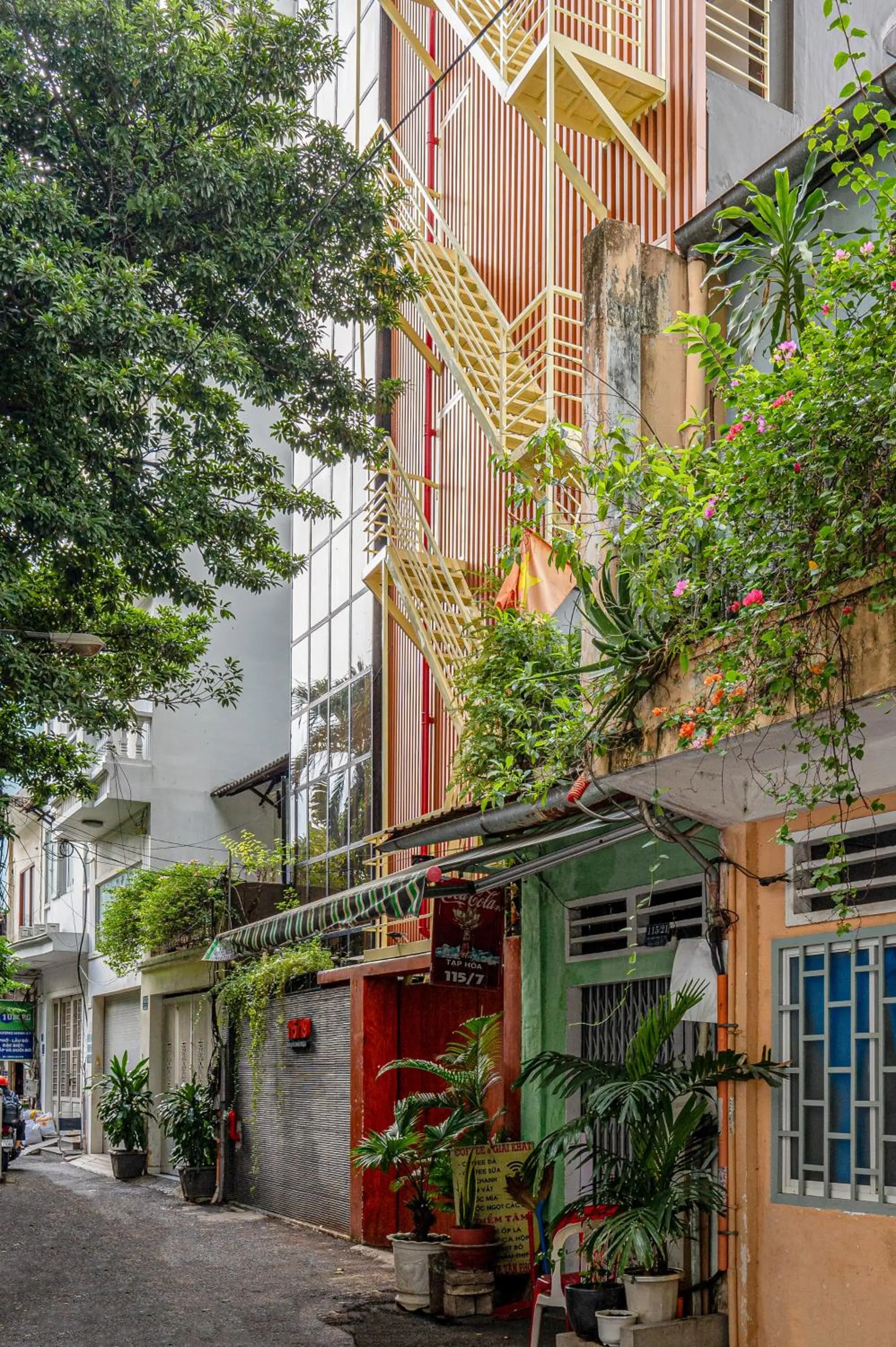 Property building in Lotus Lalala Inn Hotel