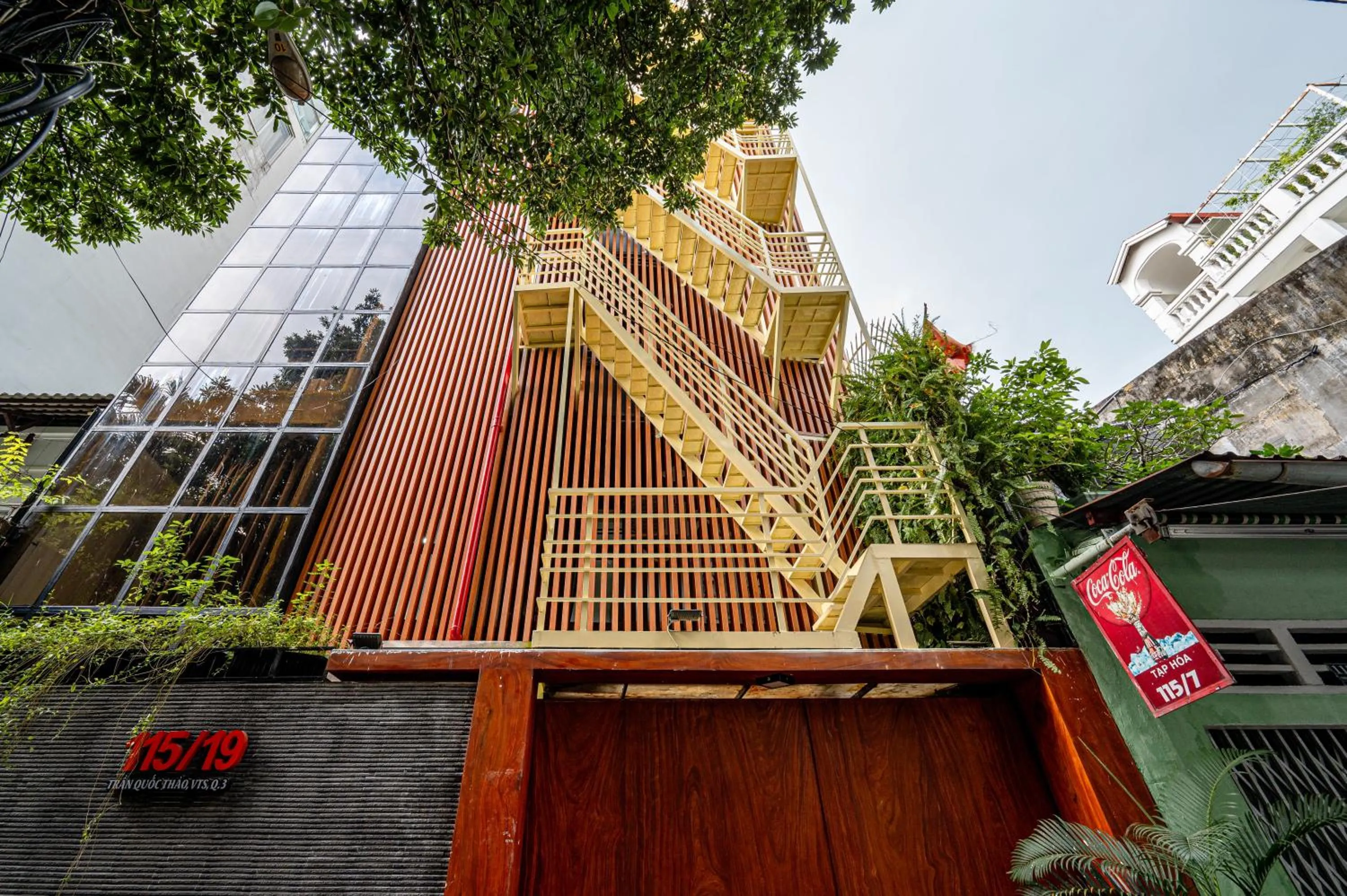 Day in Lotus Lalala Inn Hotel