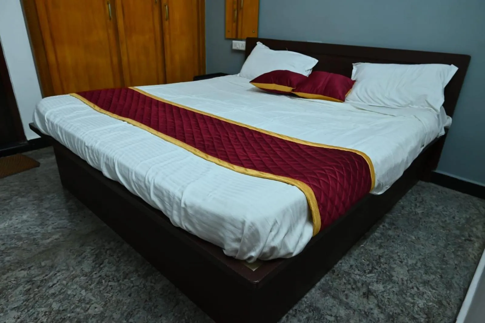 Photo of the whole room, Bed in Prakash Residence - White Town