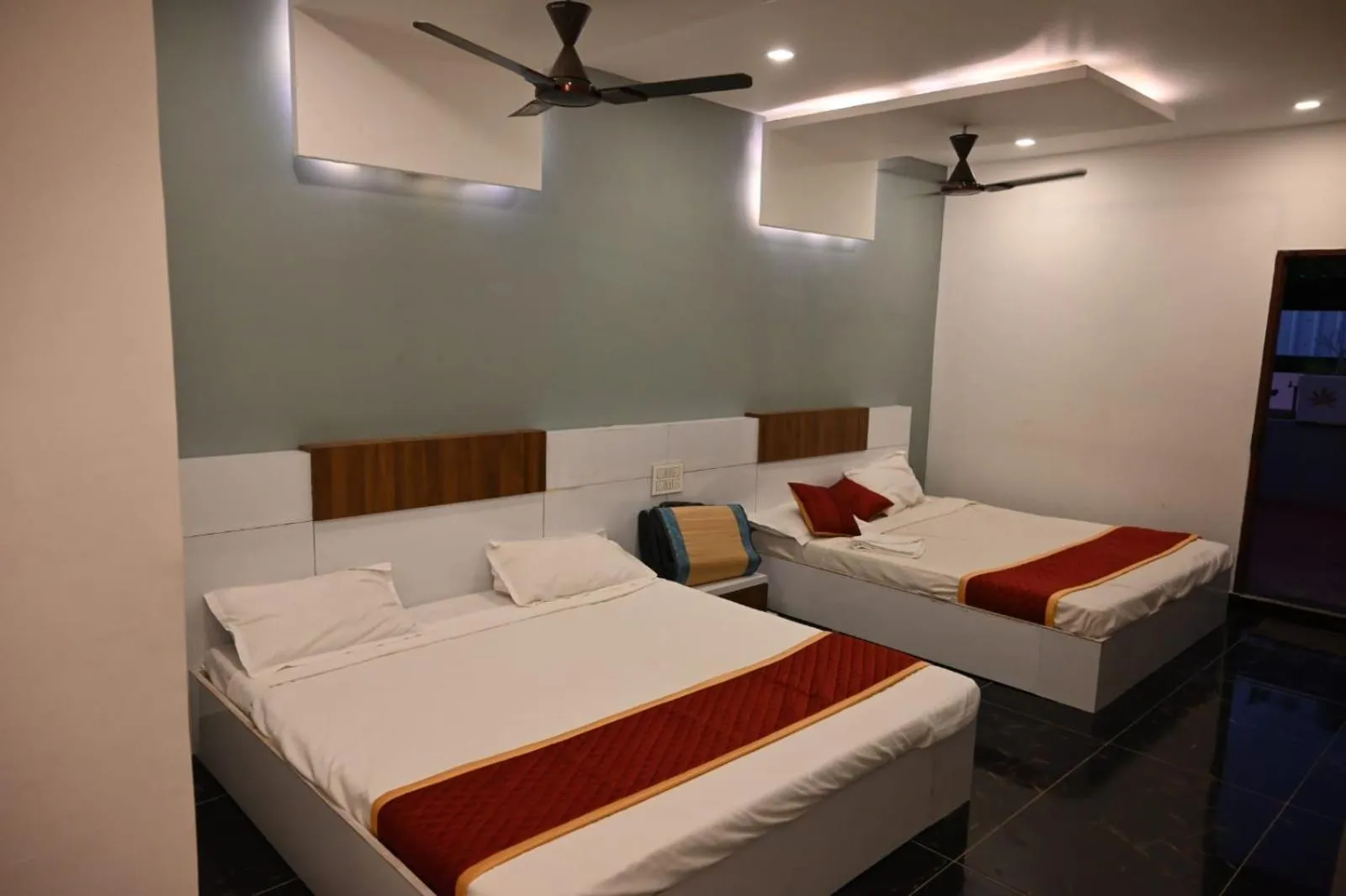 air conditioner, Bed in Prakash Residence - White Town