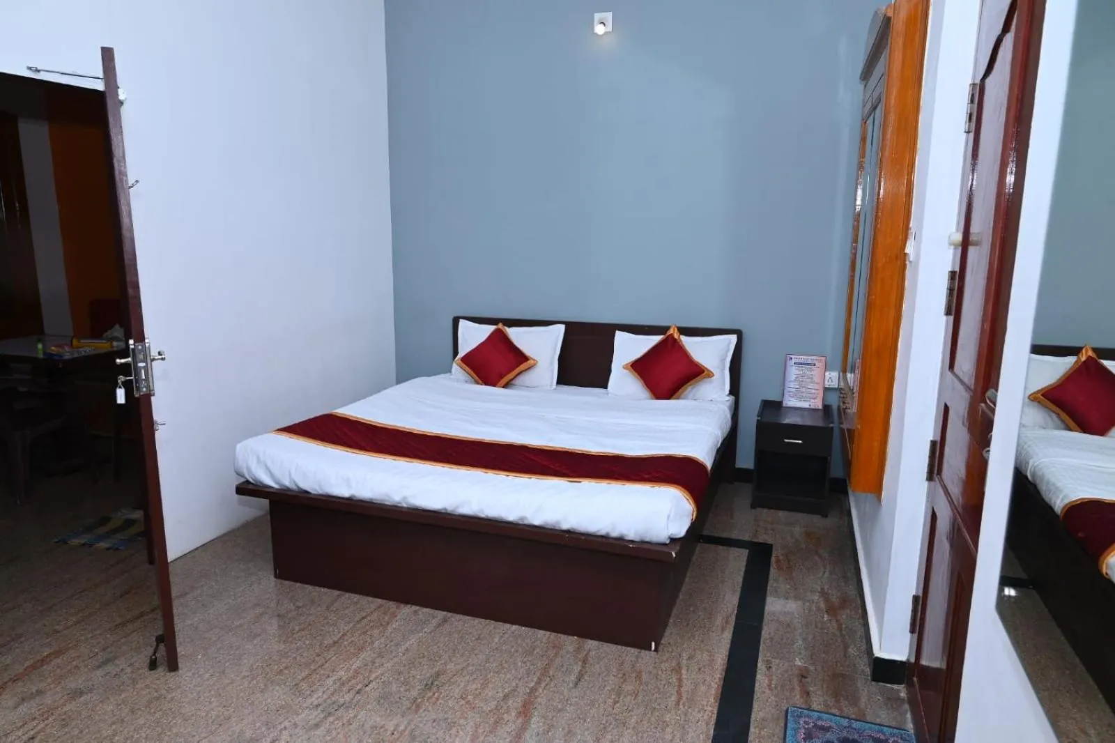 Bedroom, Bed in Prakash Residence - White Town