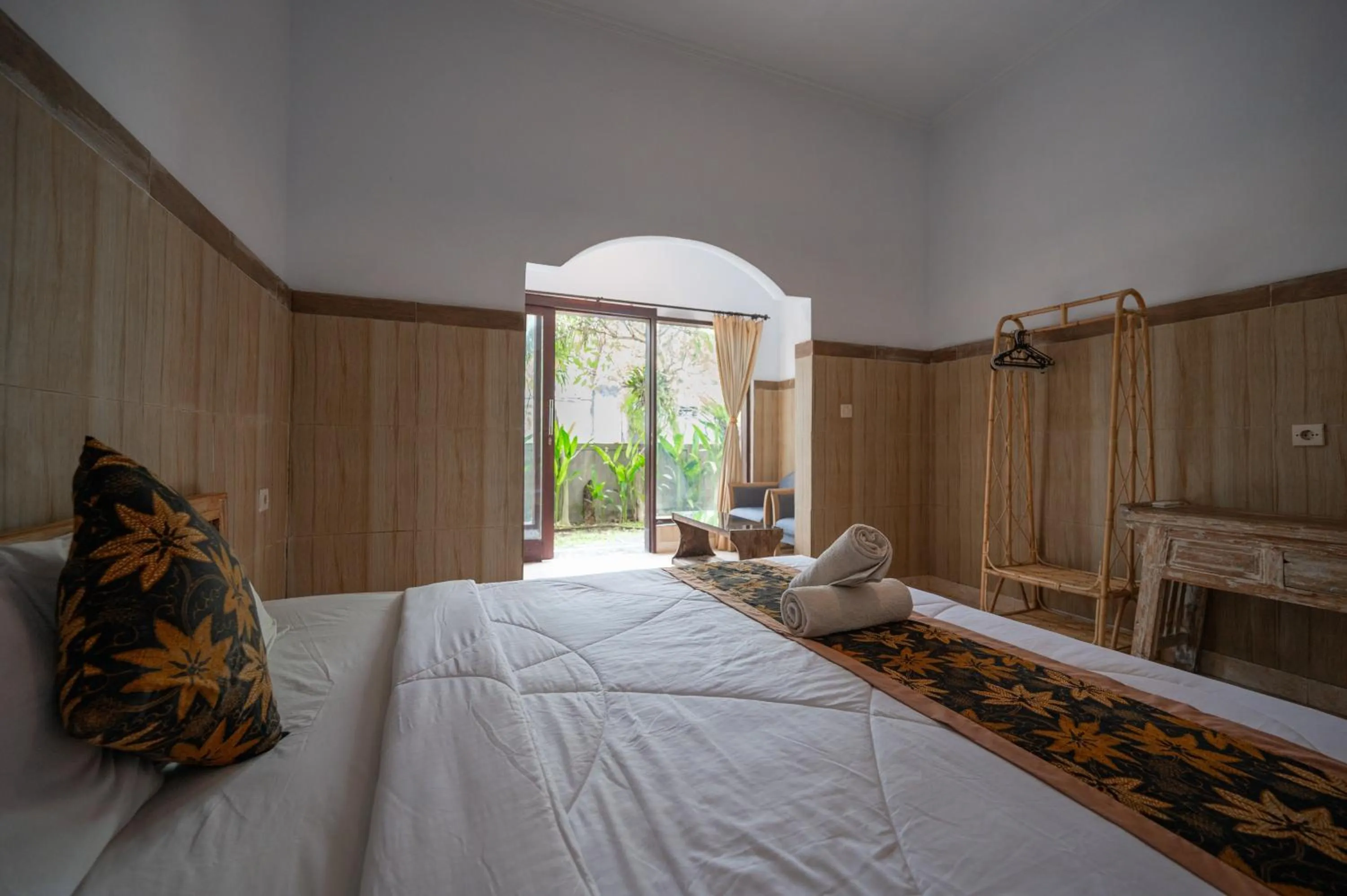 Bedroom, Bed in Agung Homestay Canggu Mitra RedDoorz