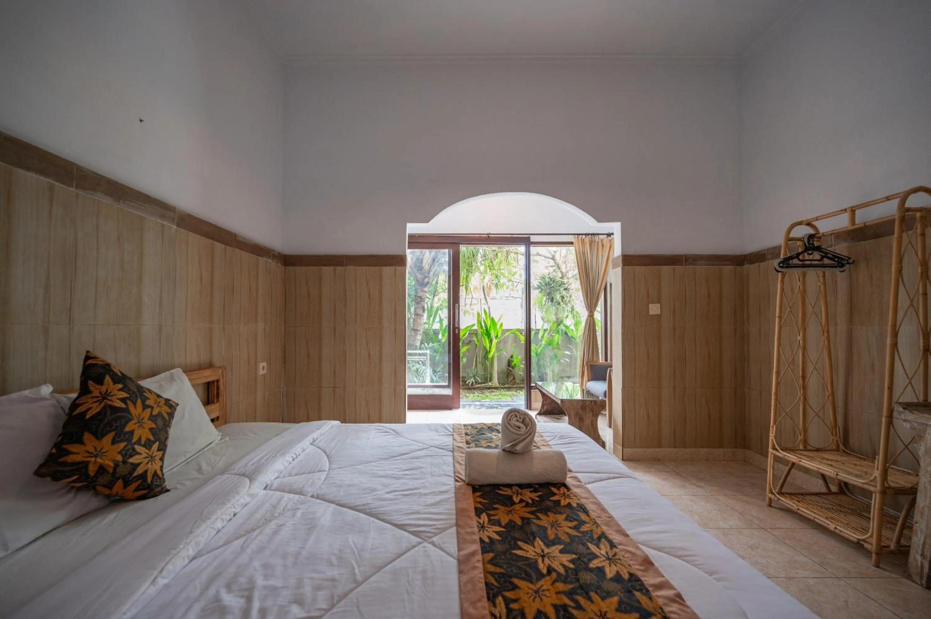 Bedroom, Bed in Agung Homestay Canggu Mitra RedDoorz