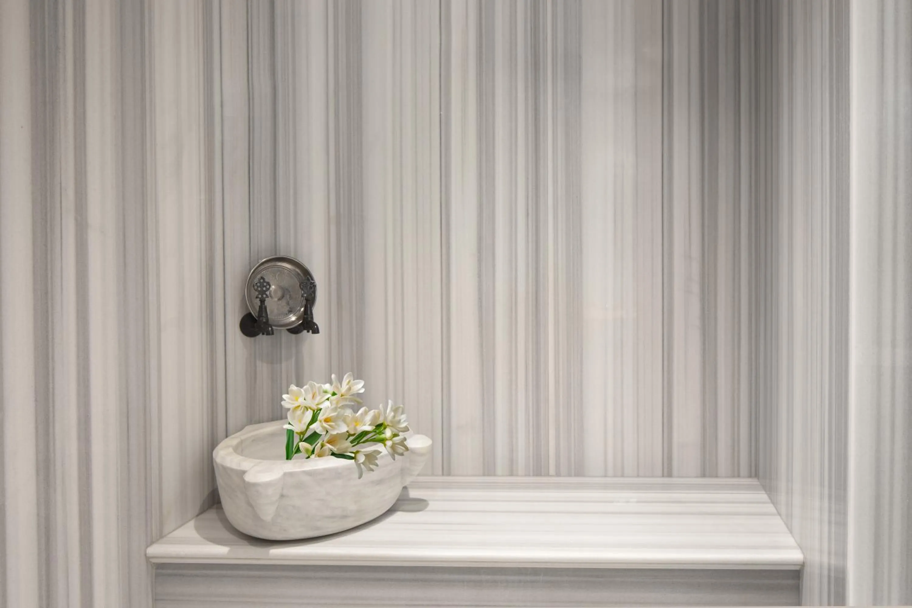 Decorative detail in Me by Mula