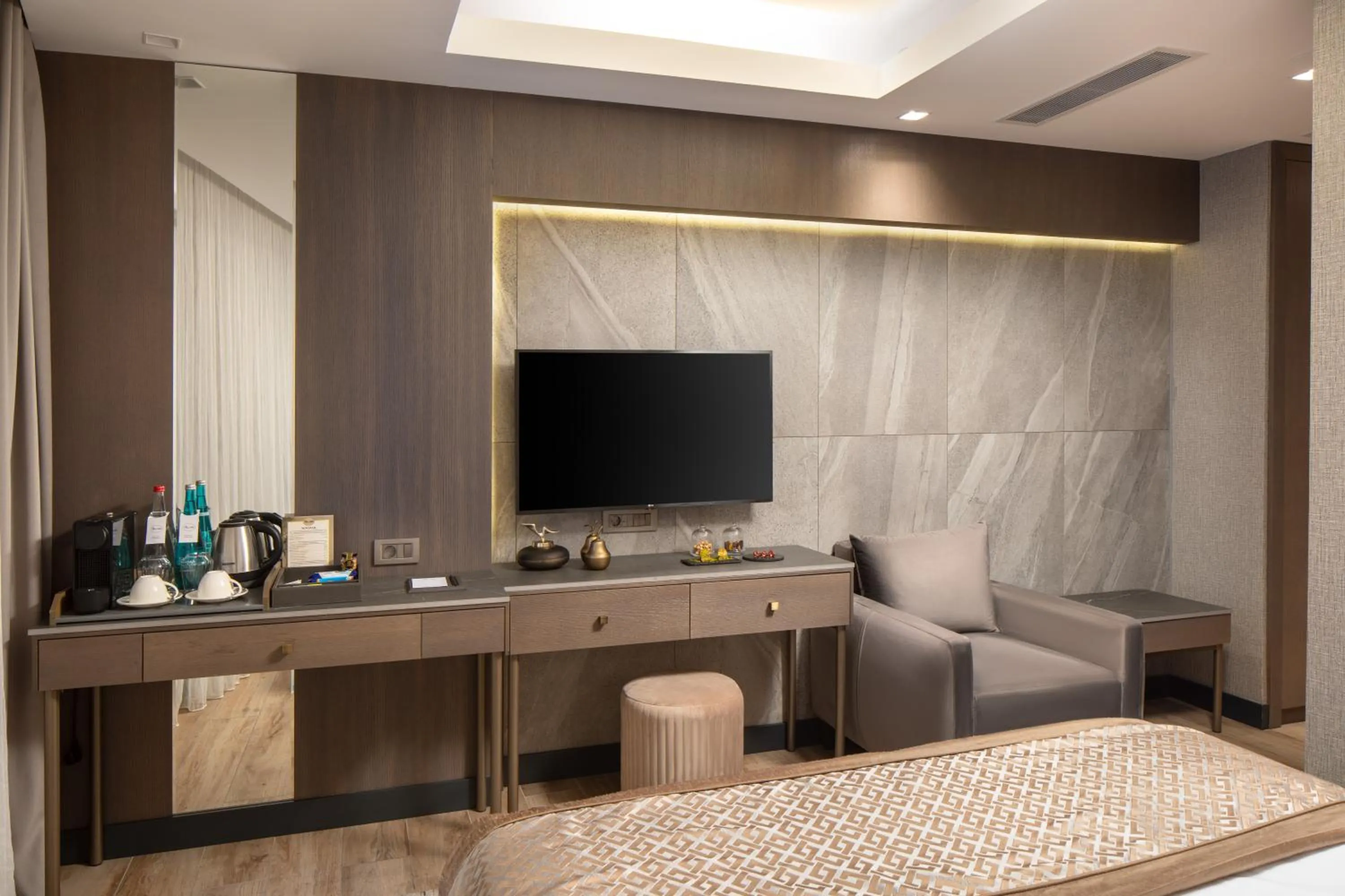 TV and multimedia in Me by Mula