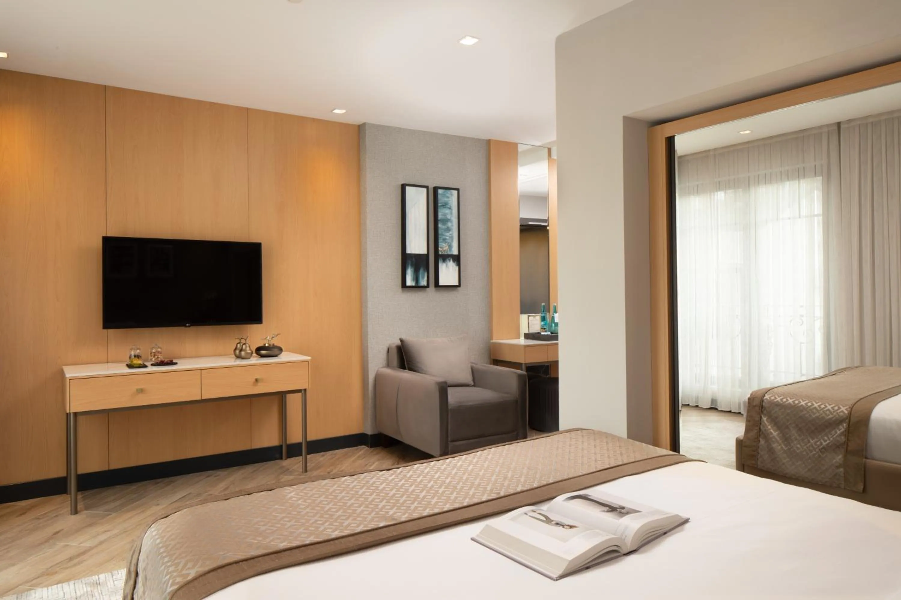 Communal lounge/ TV room, Bed in Me by Mula