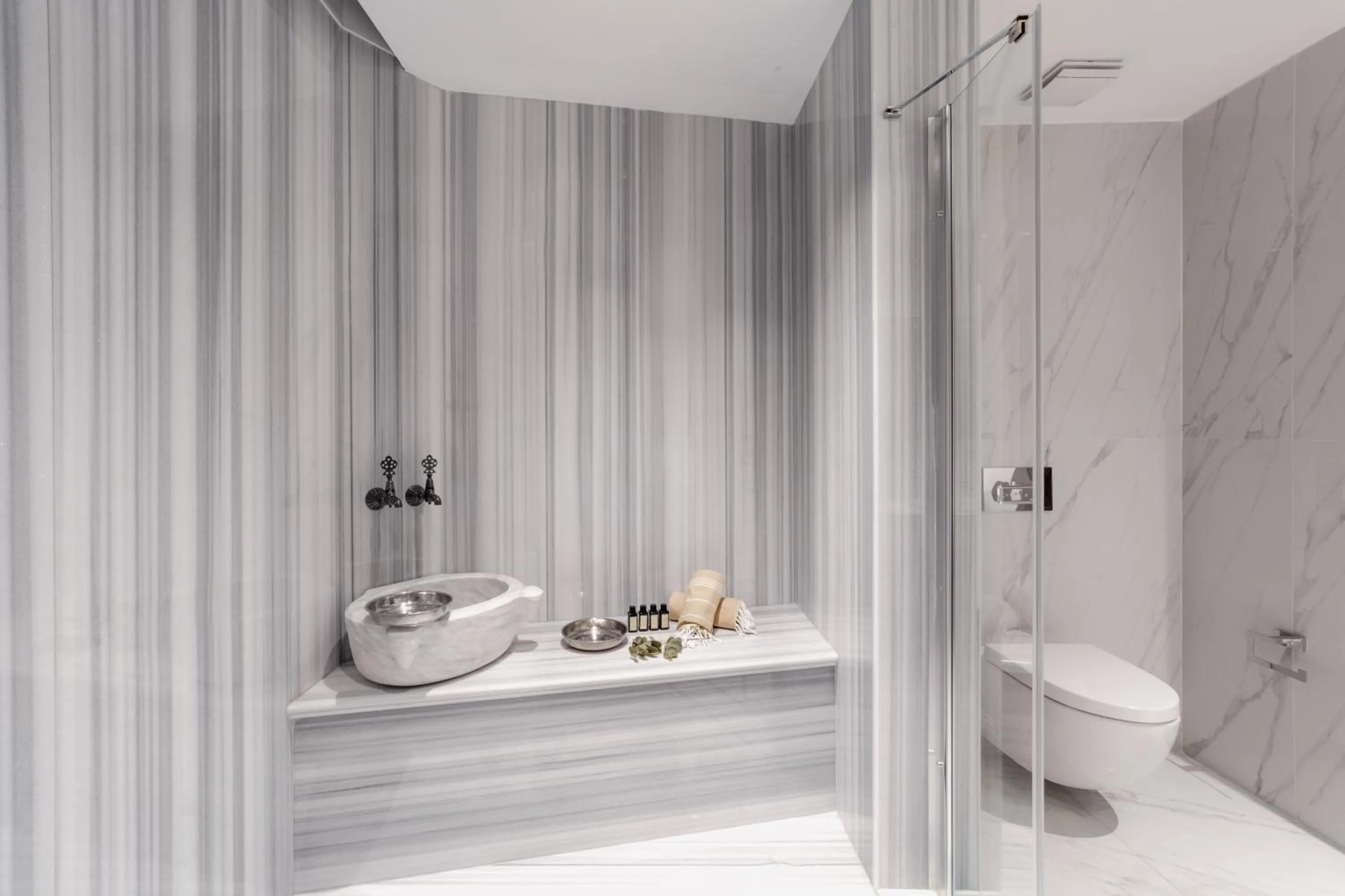 Public Bath in Me by Mula