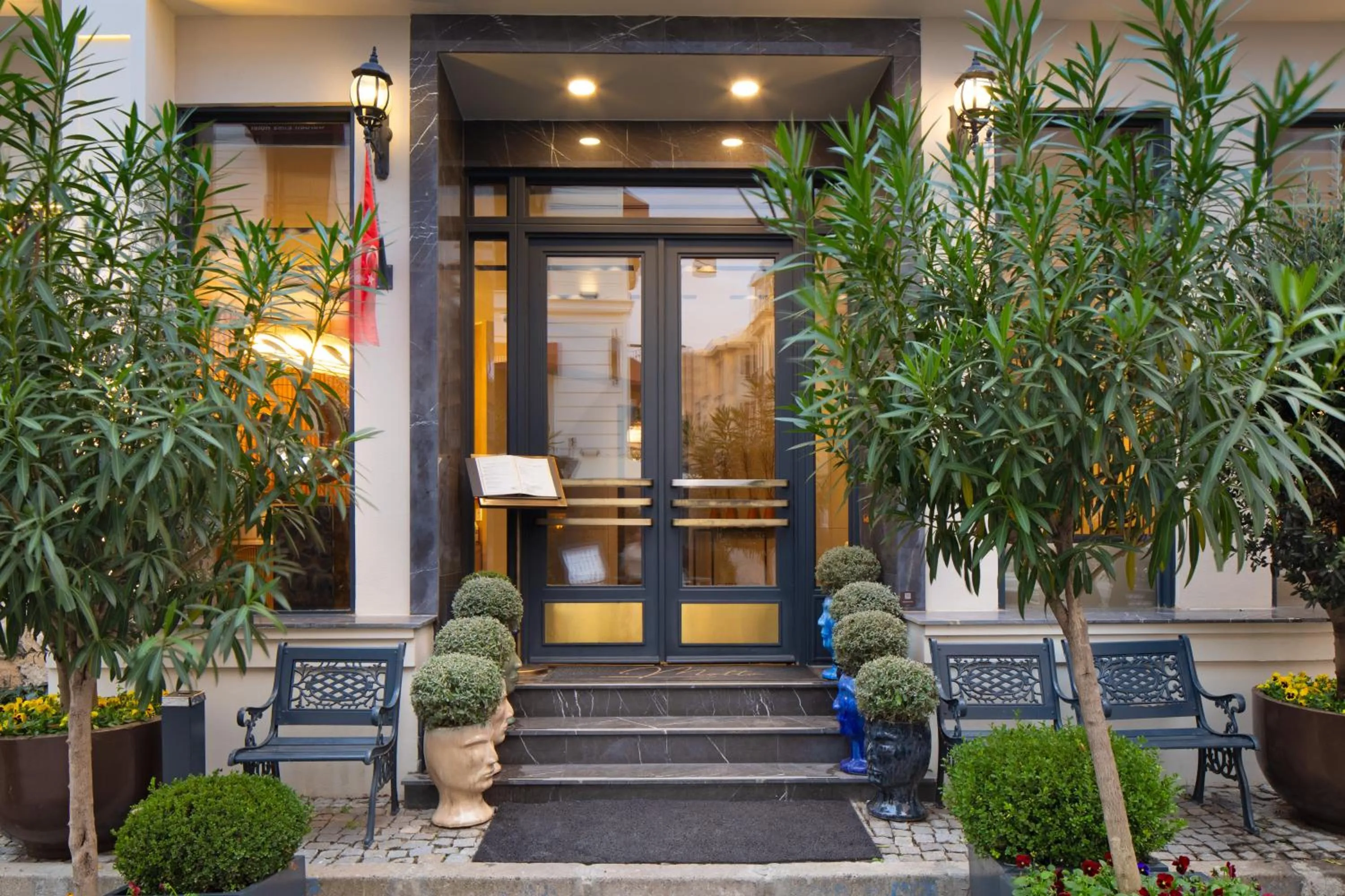 Facade/entrance in Me by Mula