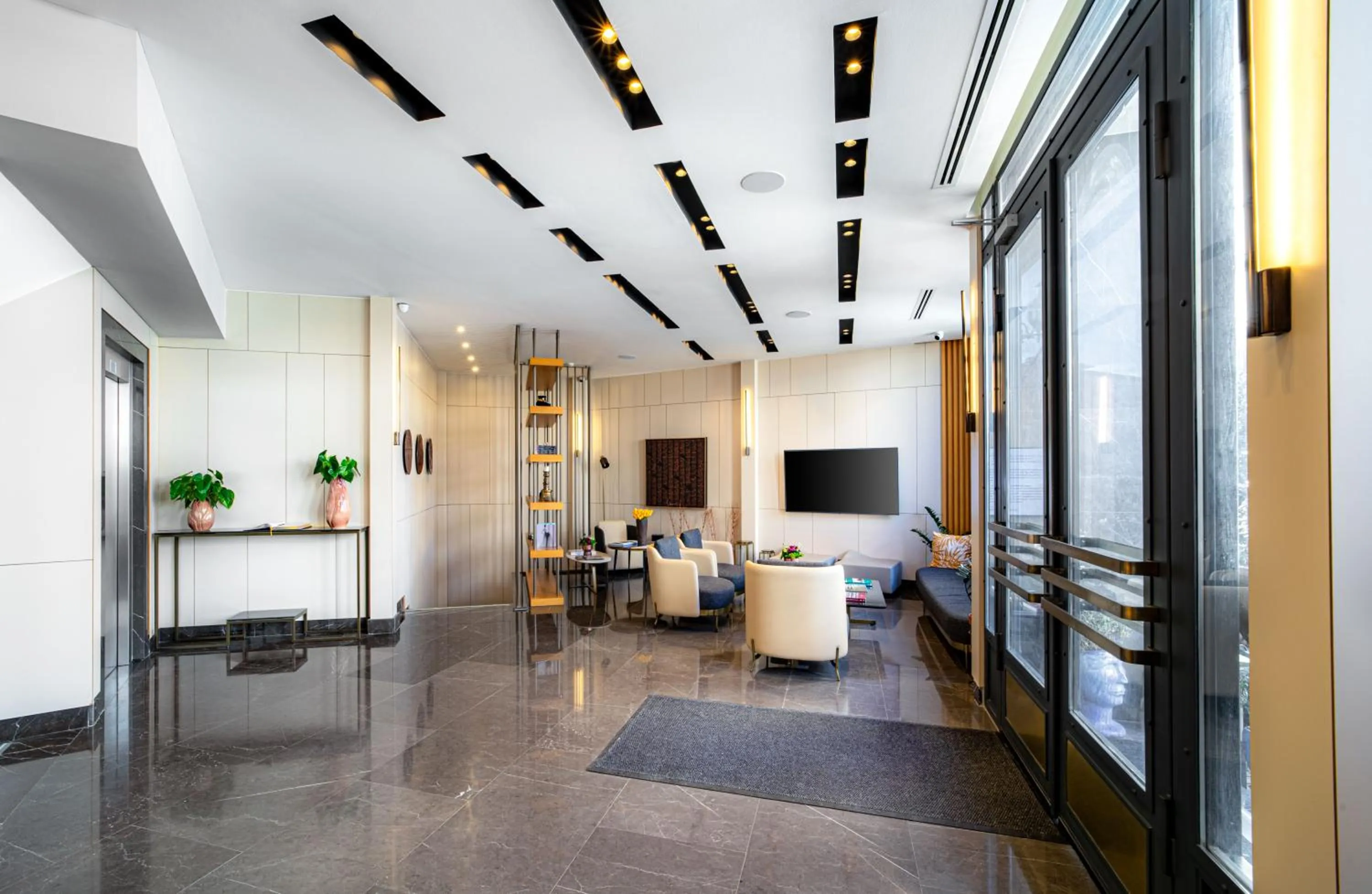 Lobby or reception in Me by Mula