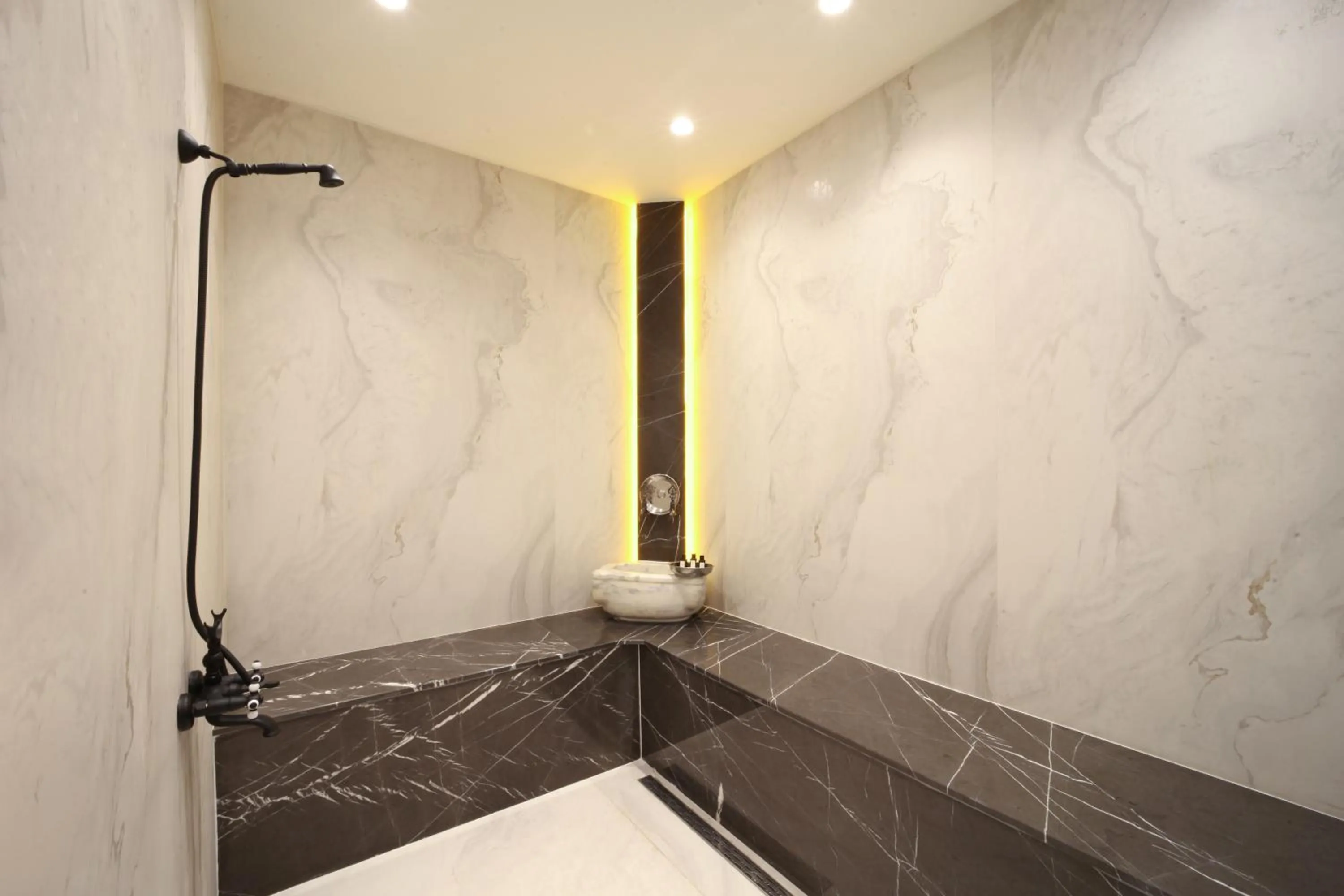 Public Bath in Me by Mula