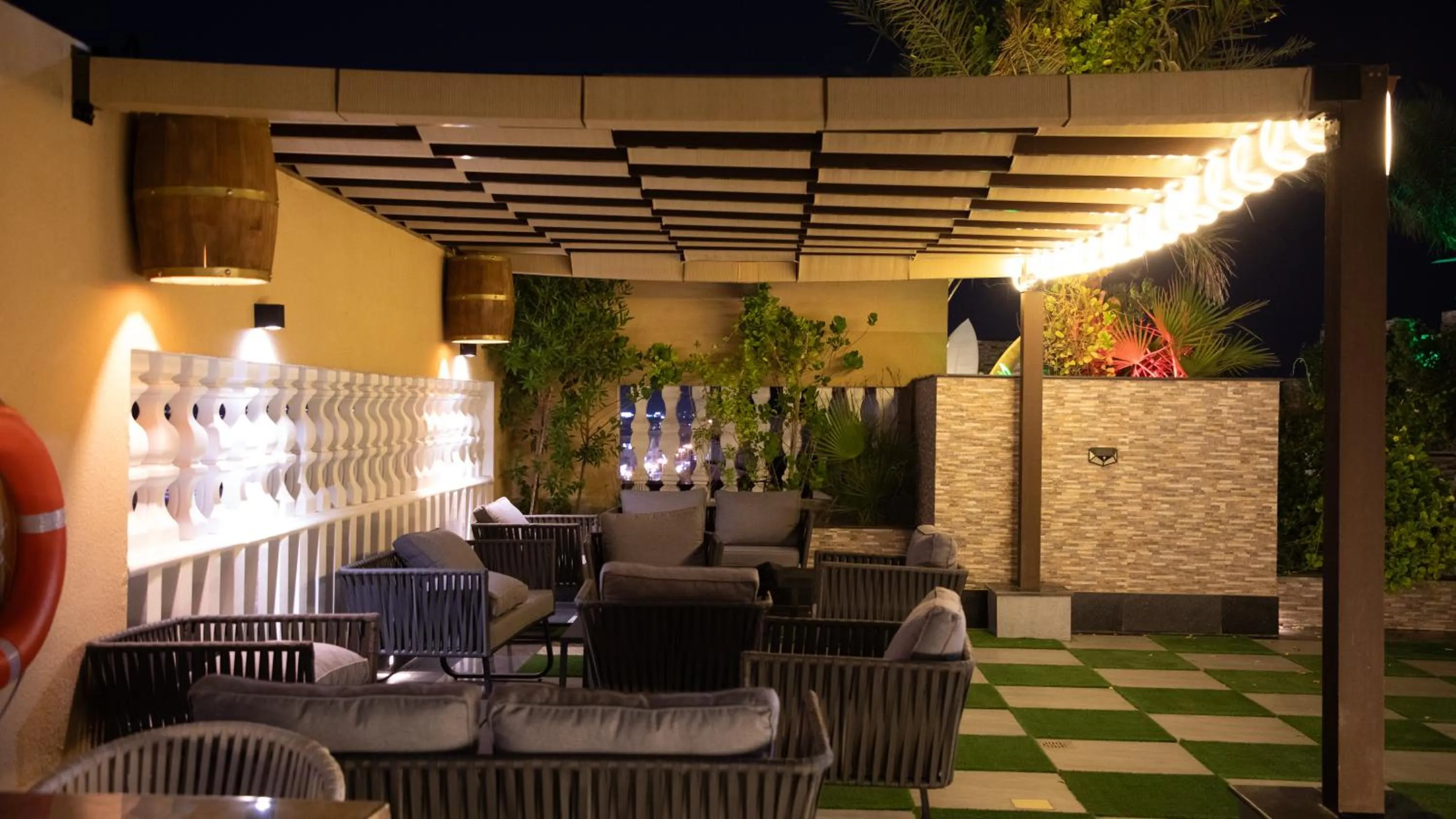 Night in La Zona Continental Hotel