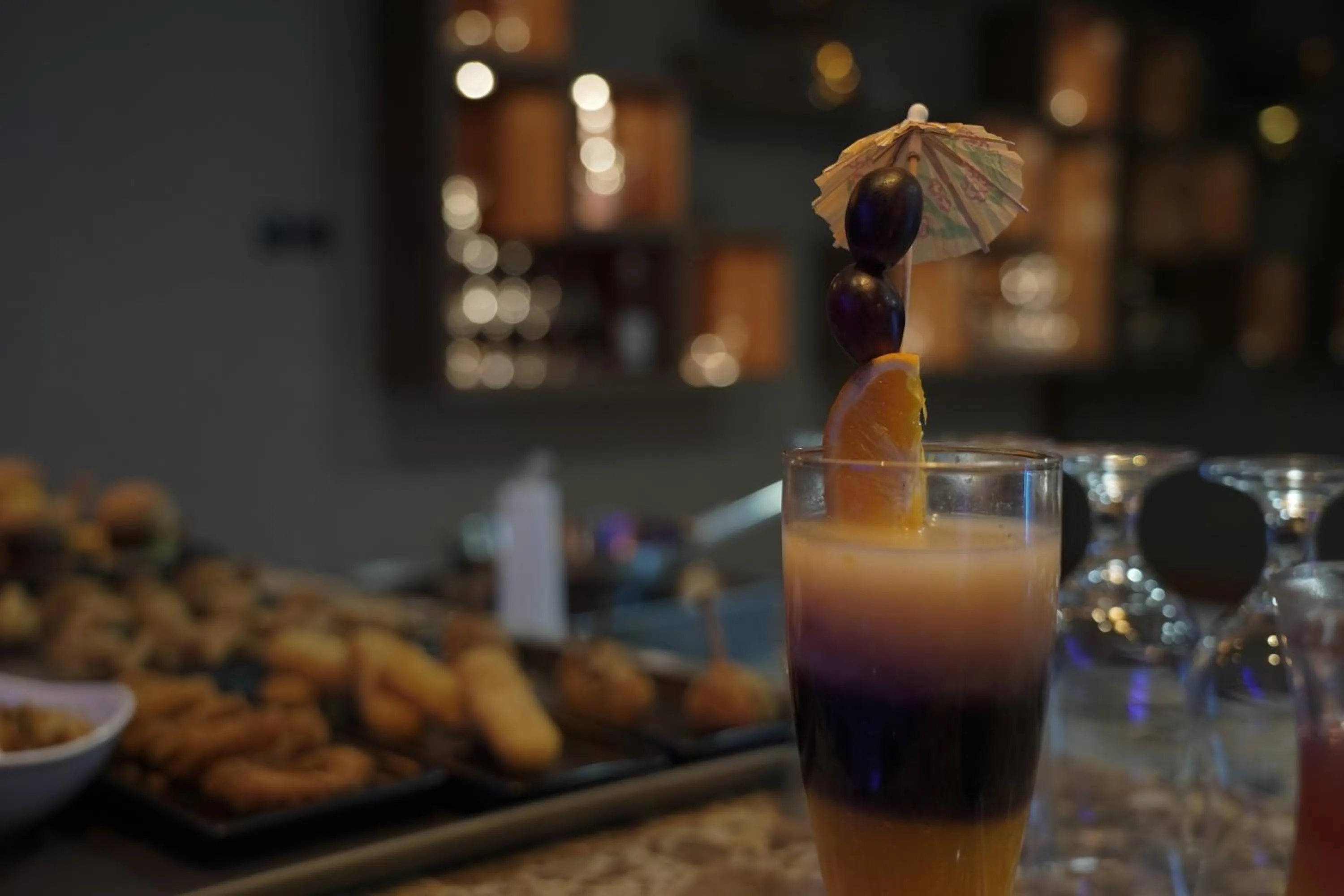 Drinks in La Zona Continental Hotel