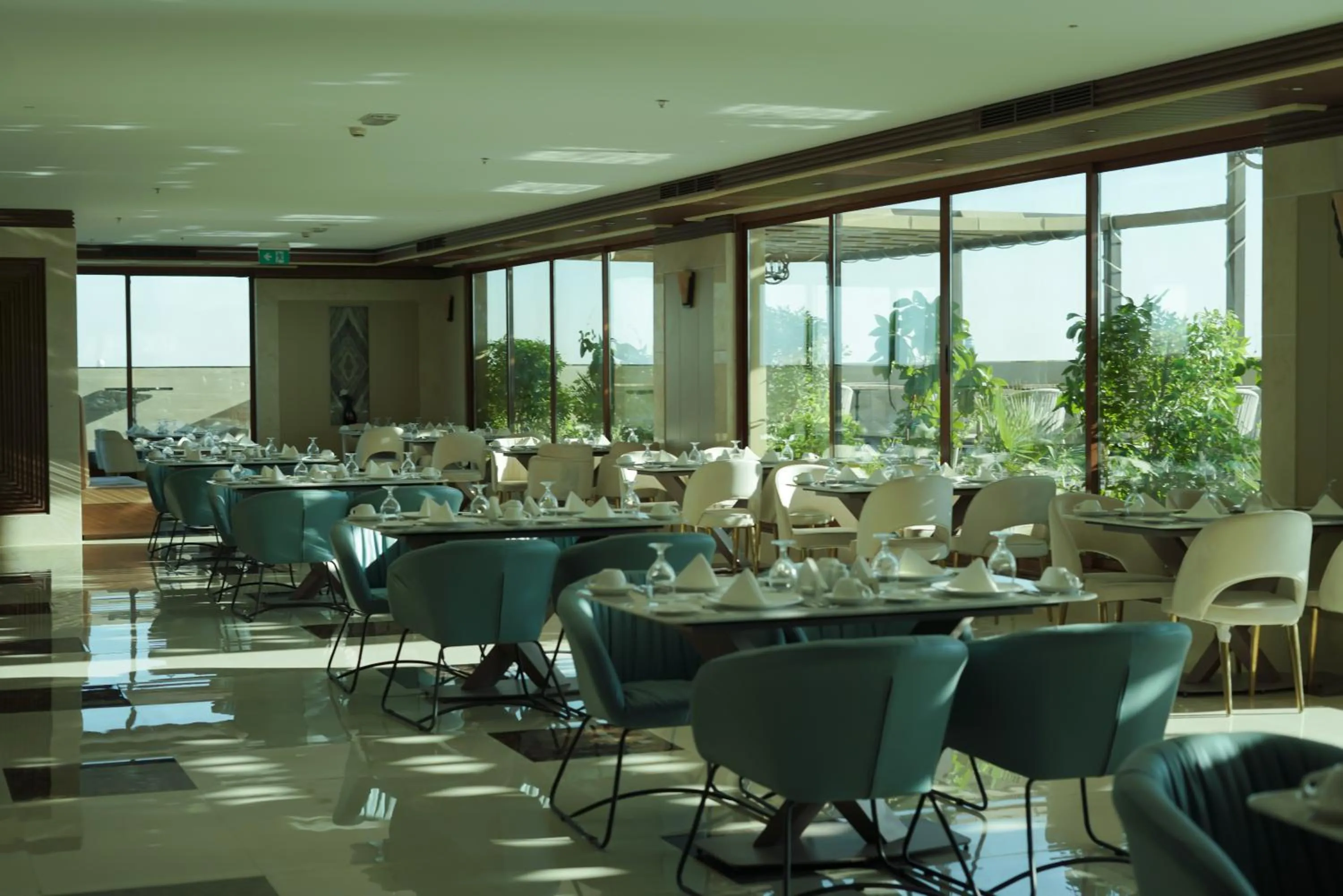 Restaurant/places to eat in La Zona Continental Hotel