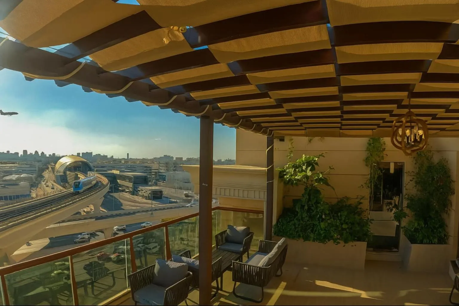 Restaurant/places to eat in La Zona Continental Hotel