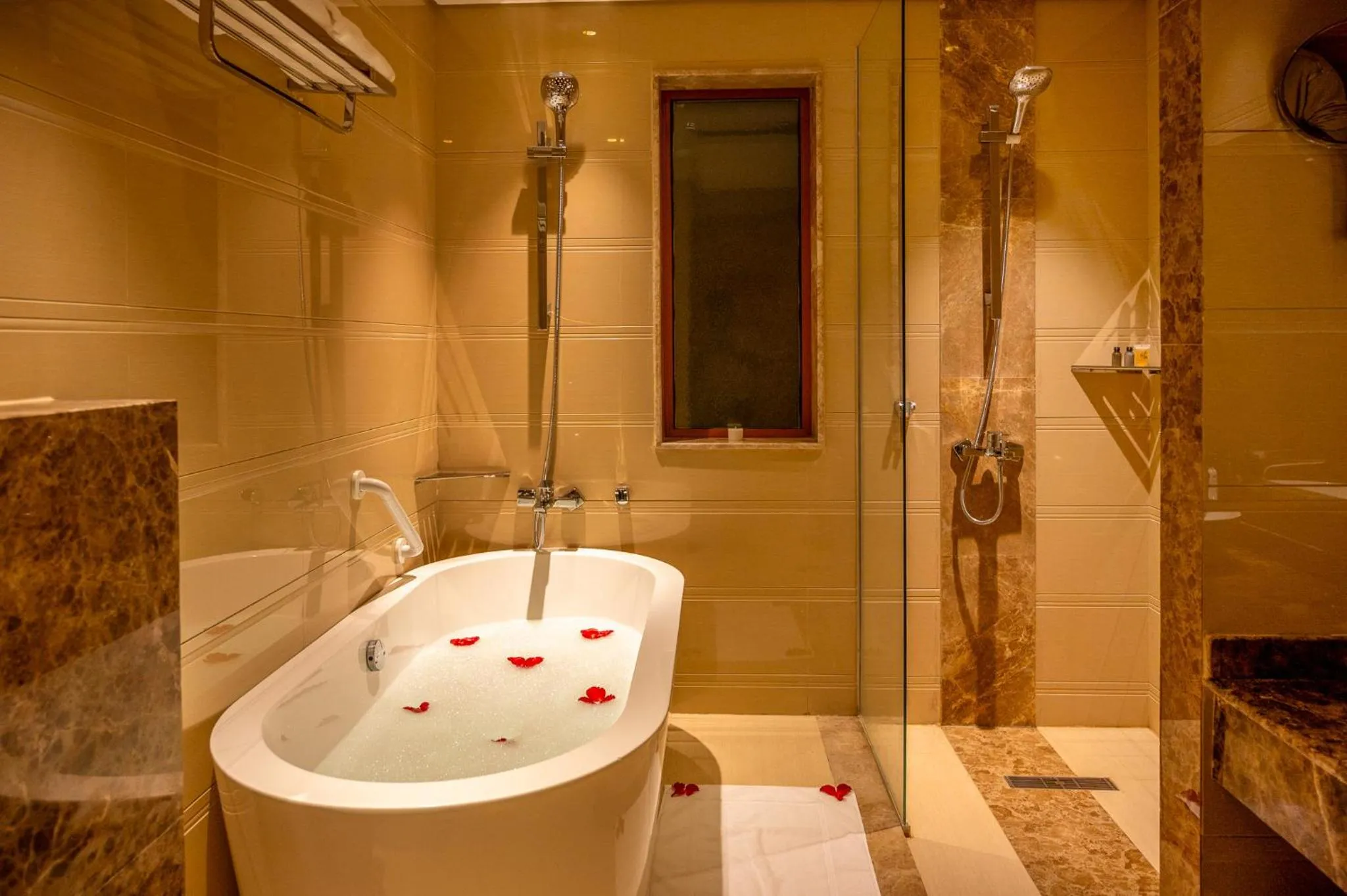 Bathroom in La Zona Continental Hotel