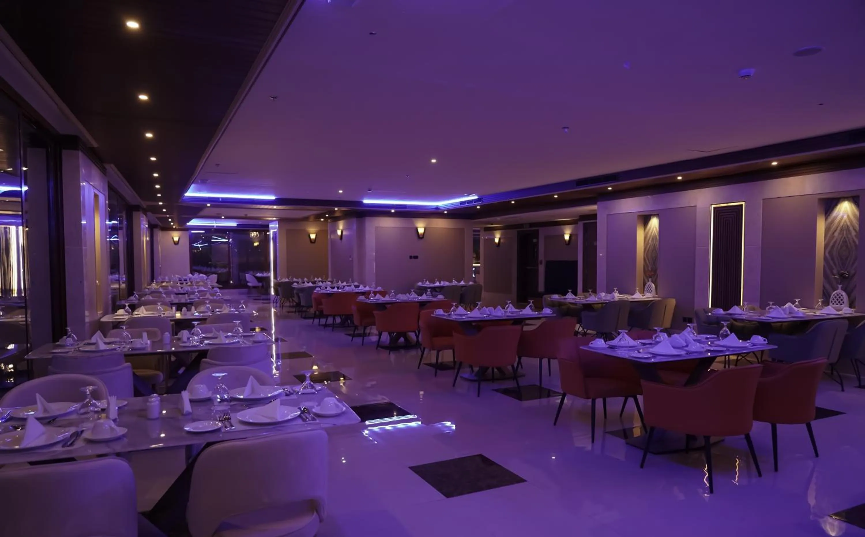 Restaurant/places to eat in La Zona Continental Hotel
