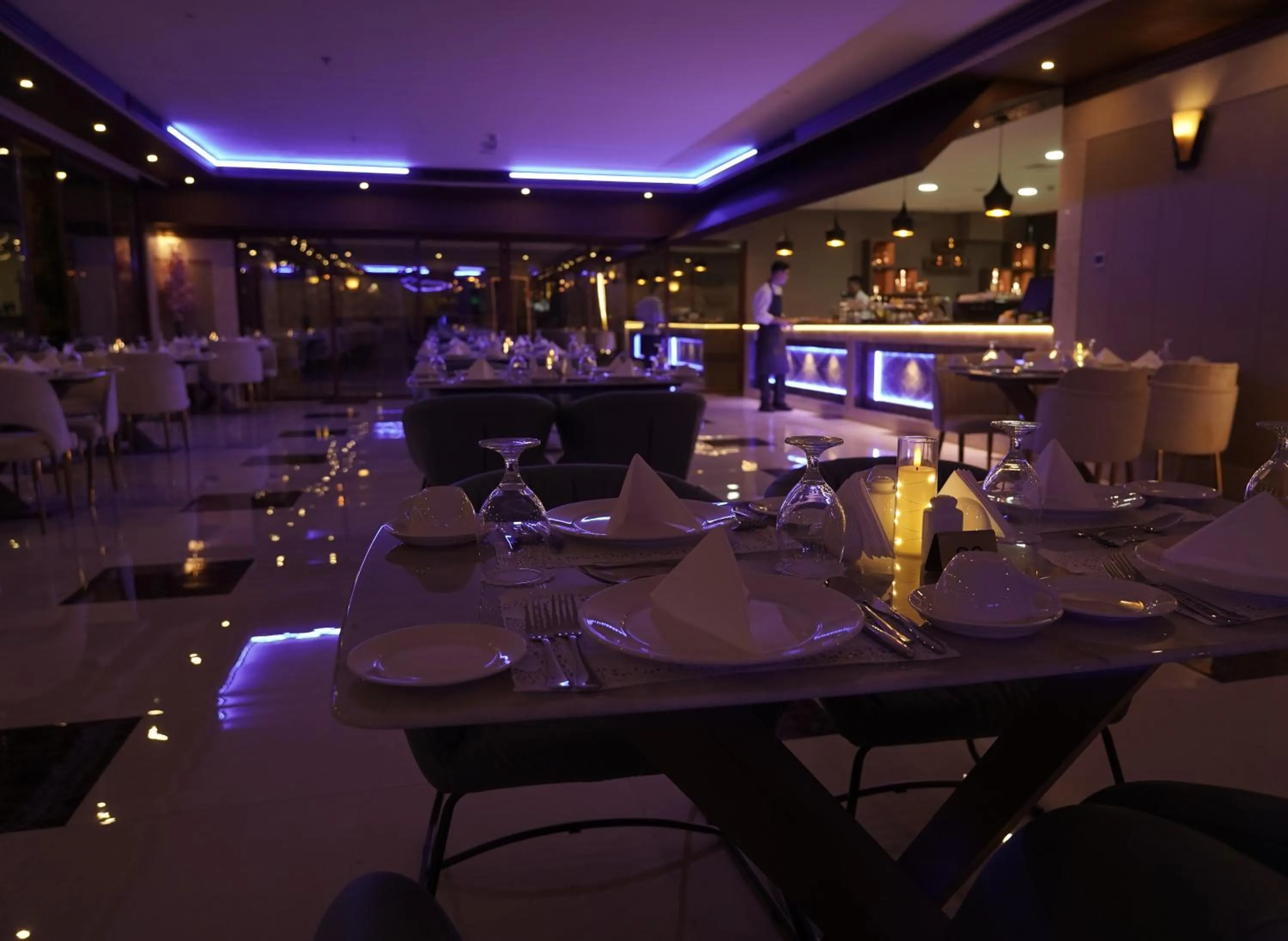 Restaurant/places to eat in La Zona Continental Hotel