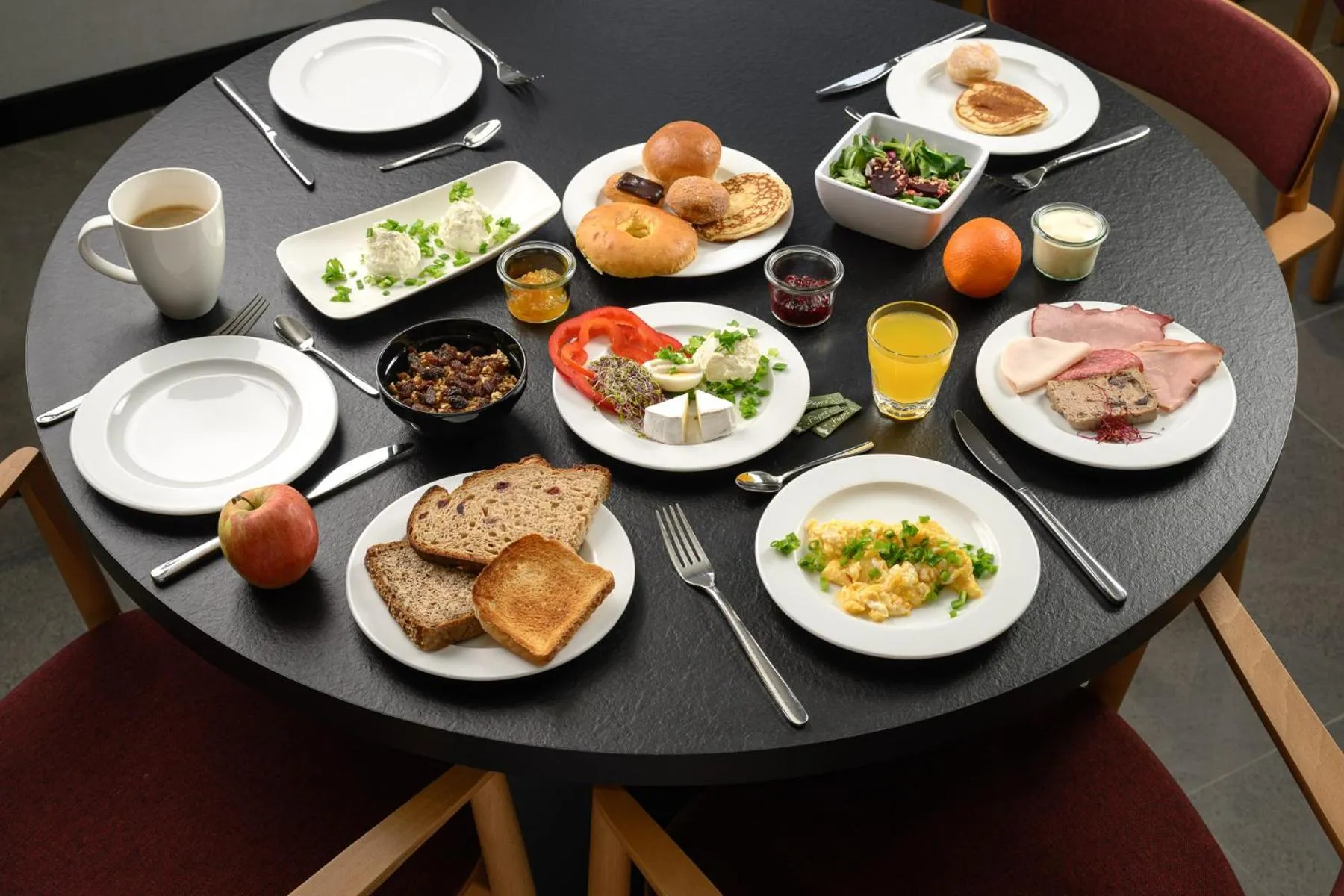 Breakfast in B&B HOTEL Kalisz Centrum