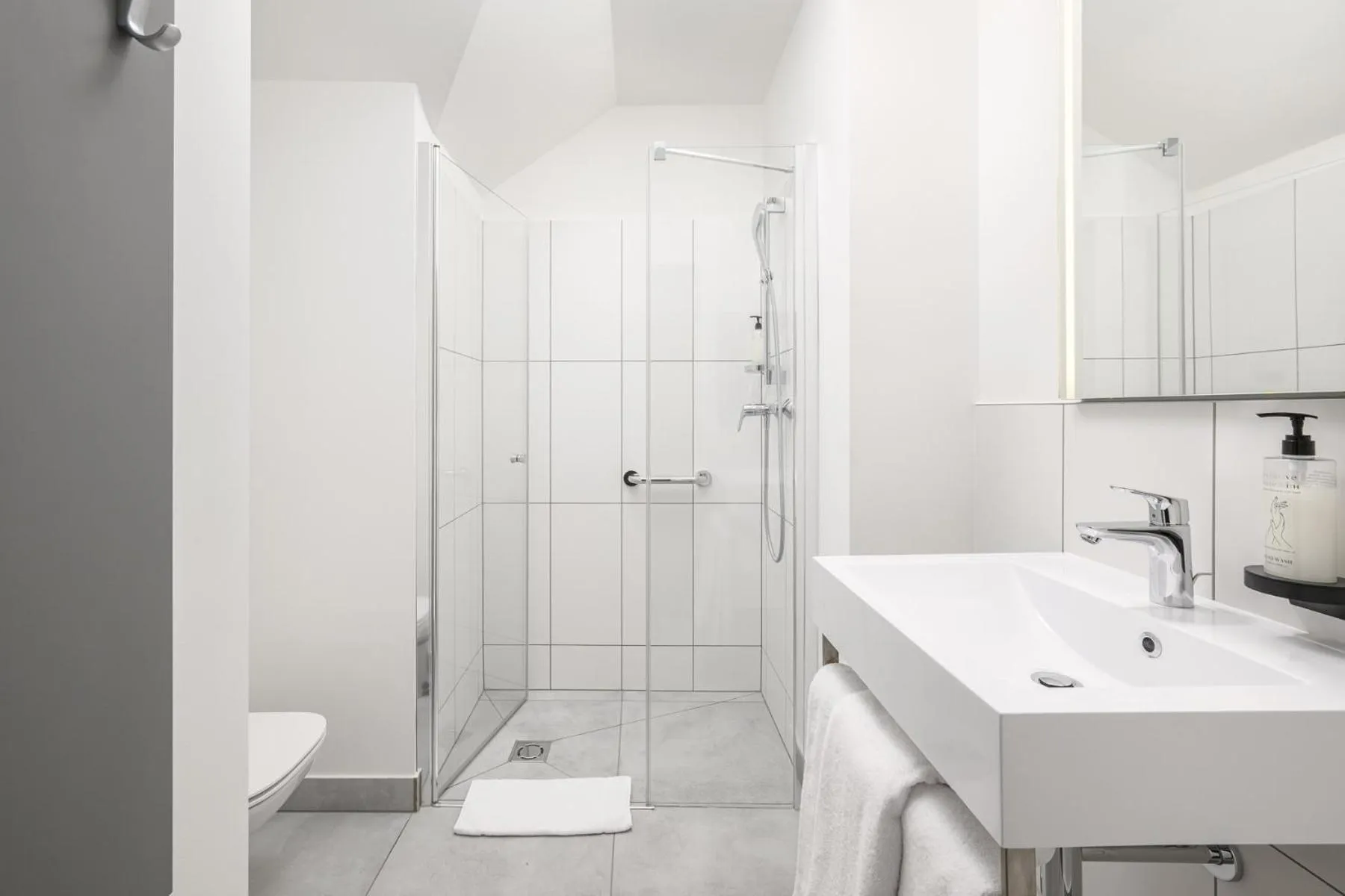 Bathroom in B&B HOTEL Kalisz Centrum