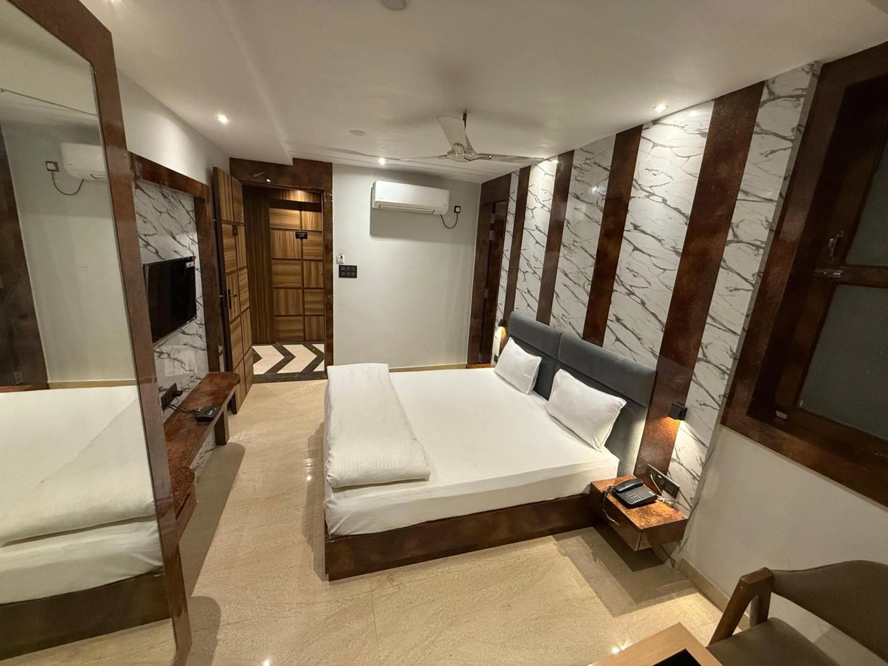 Bed in Hotel Lata Continental