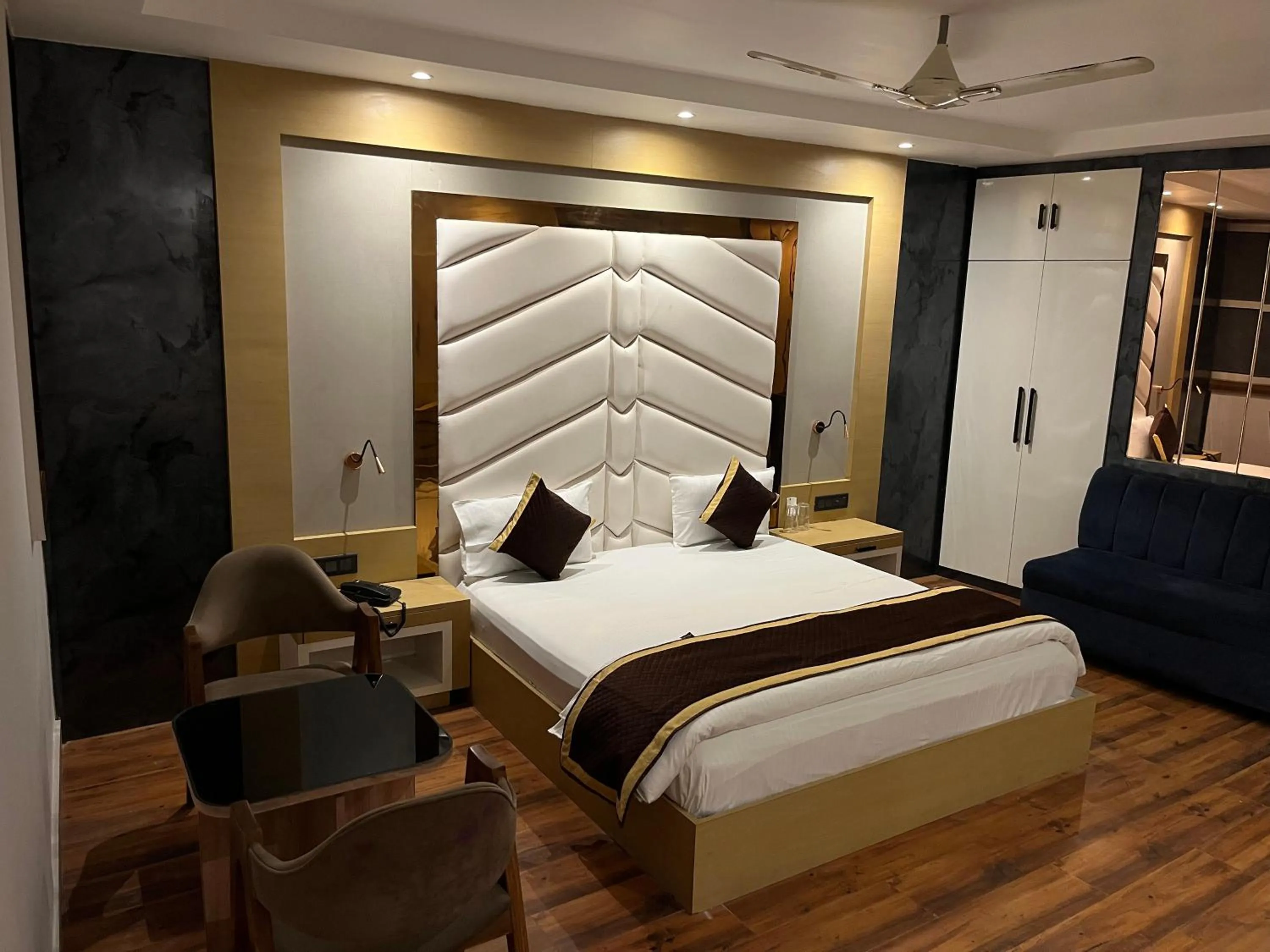 Bed in Hotel Lata Continental