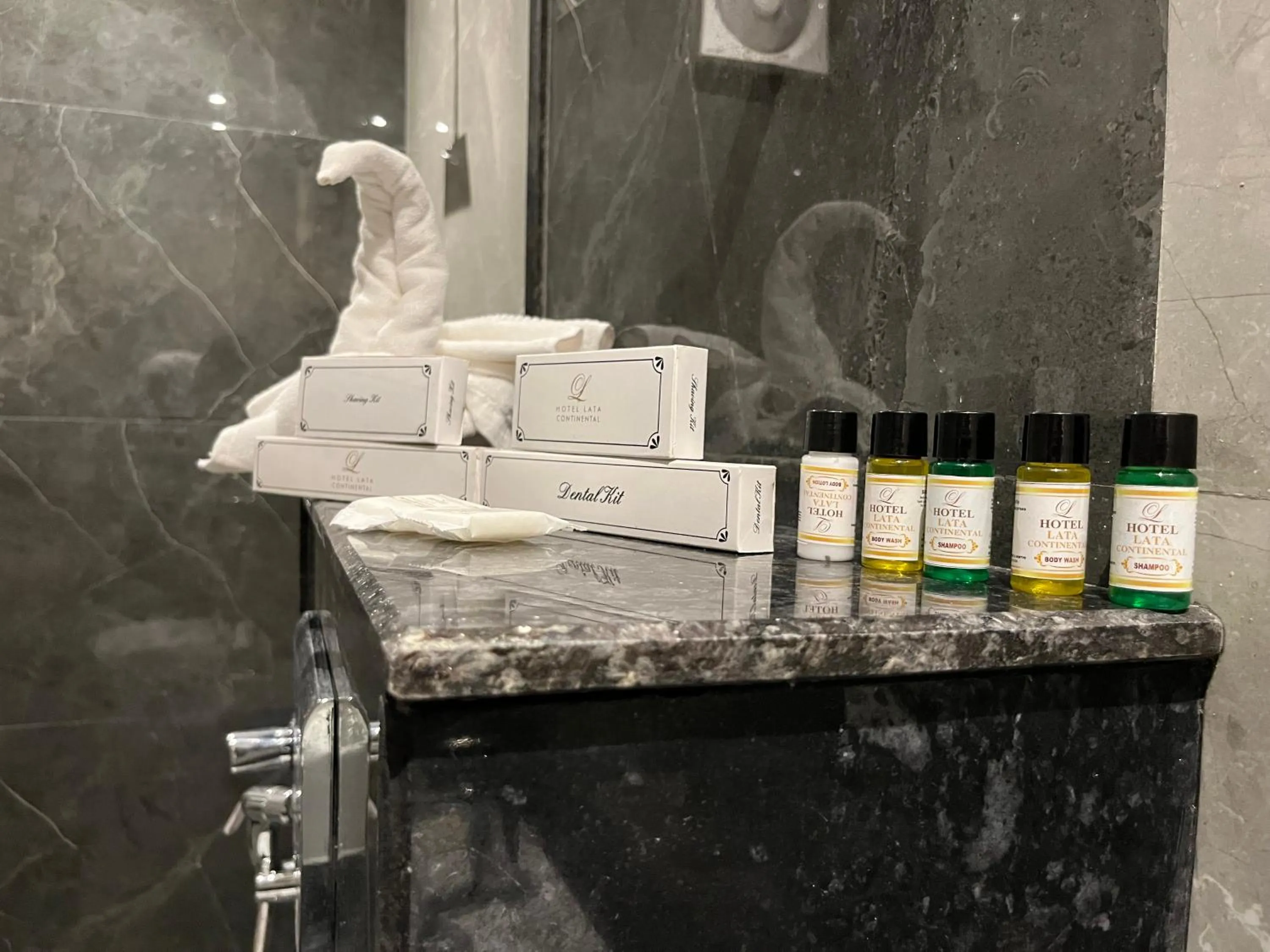Bathroom in Hotel Lata Continental
