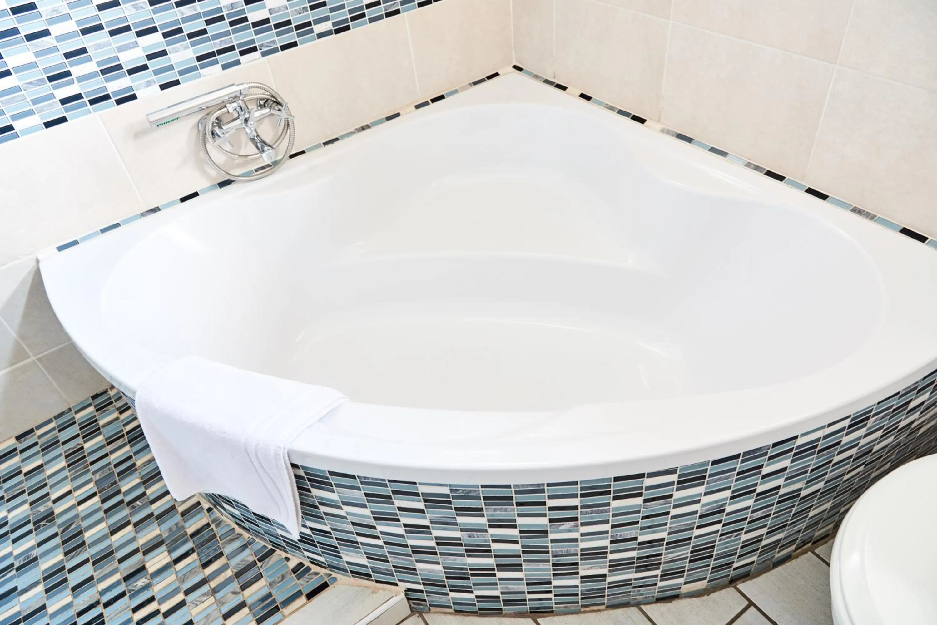 Bath in Kwa-Eden Hotels and Conferencing