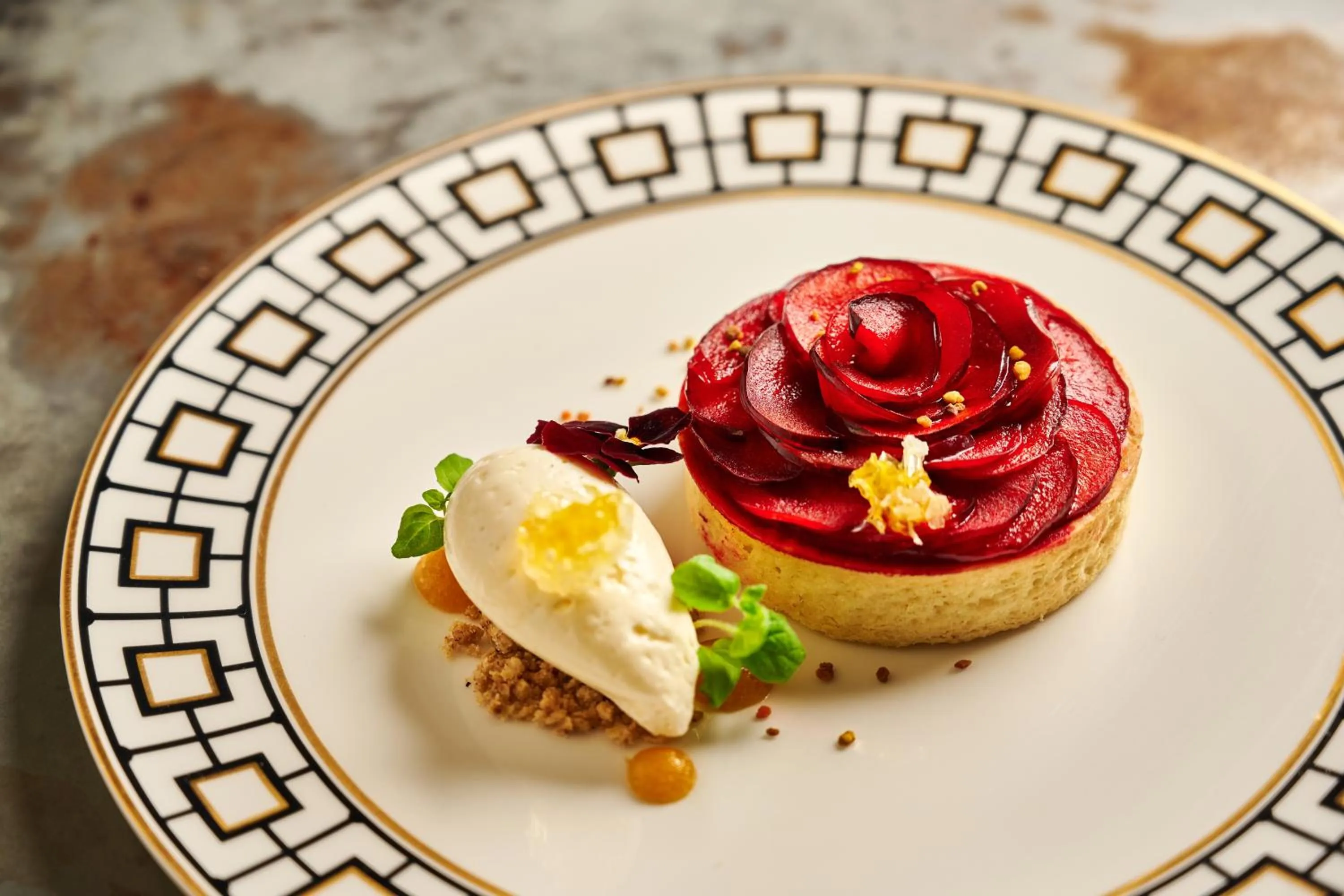 Restaurant/places to eat in Hotel Gotham