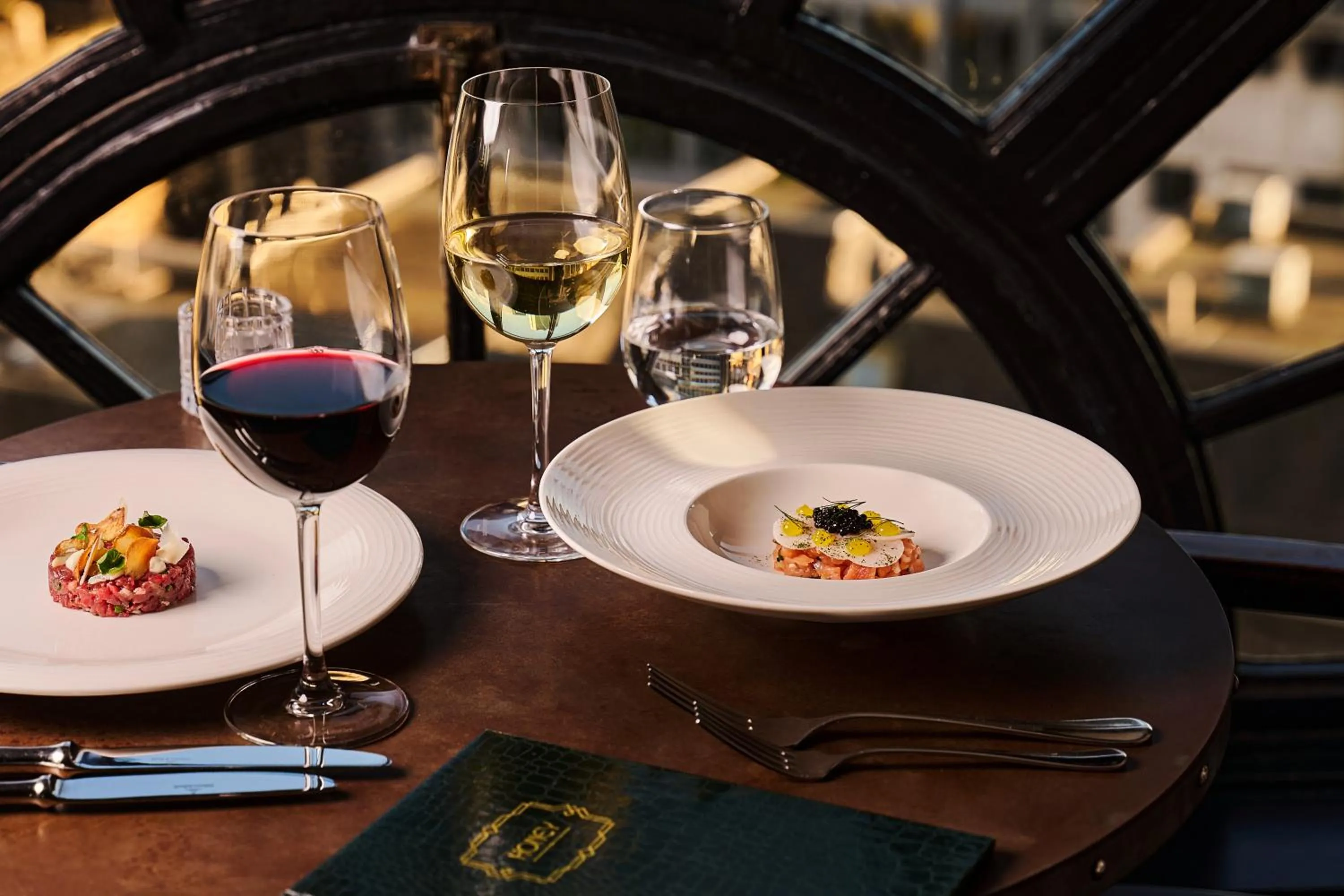 Food and drinks in Hotel Gotham