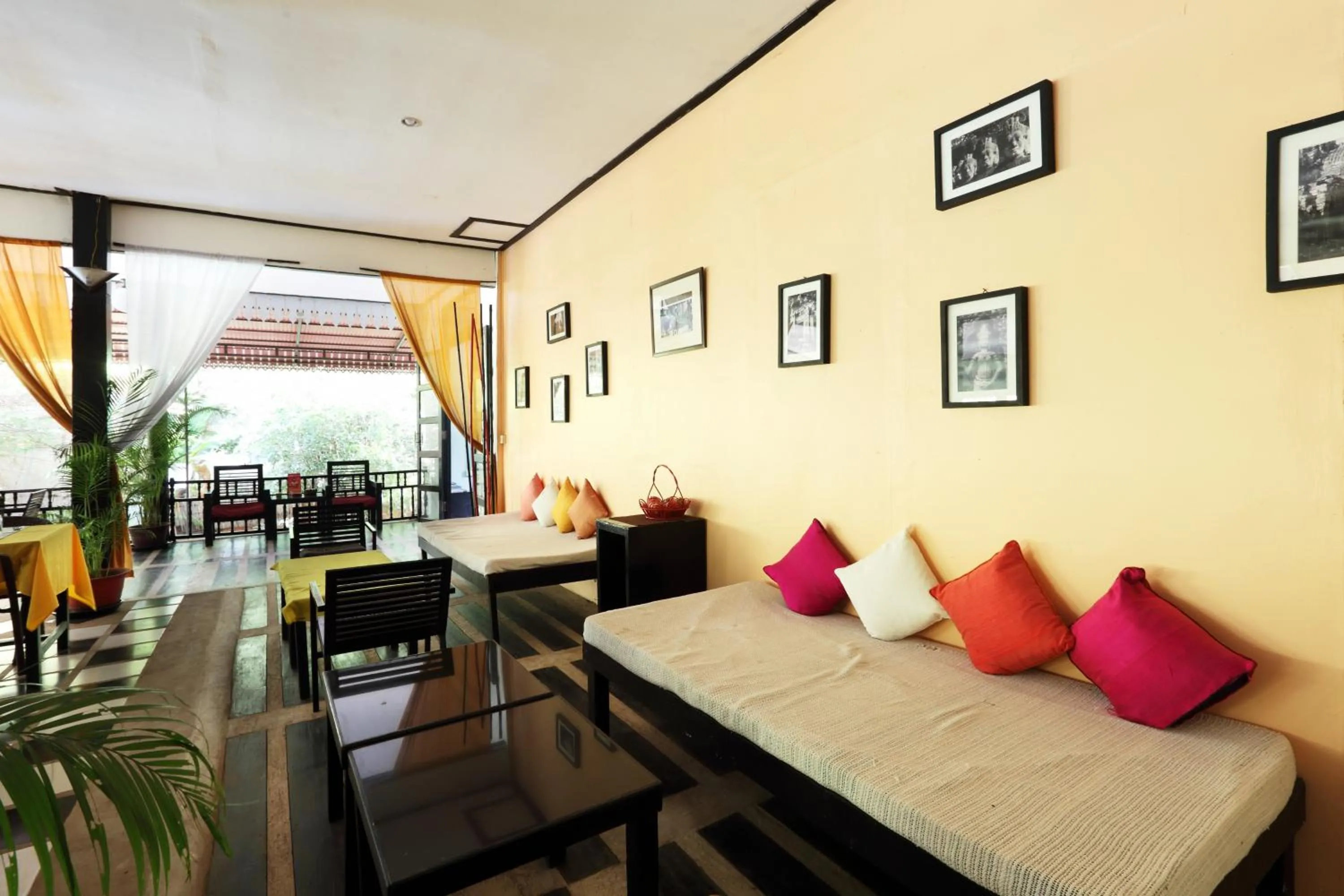 Restaurant/places to eat in The Cockatoo Nature Resort & Spa