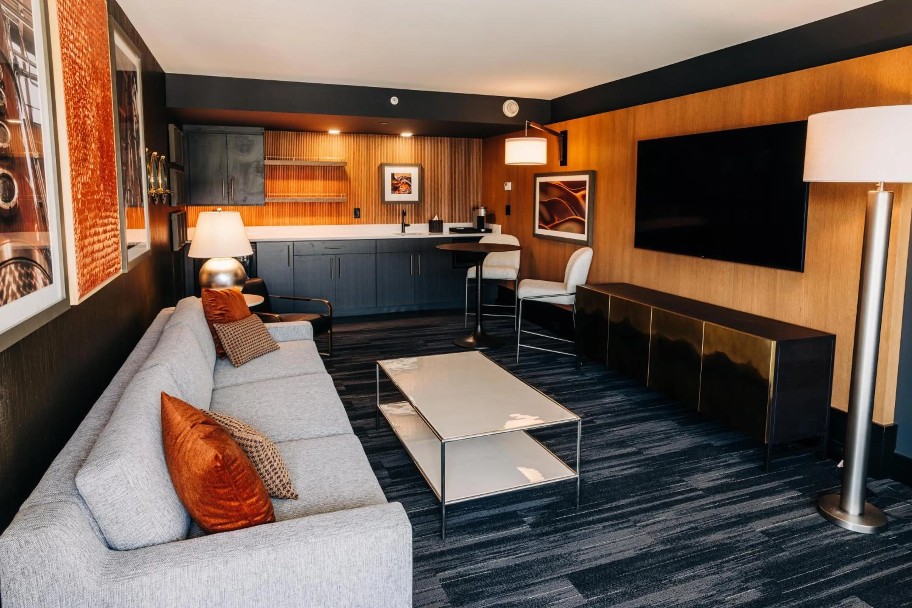 Living room in The Trail Hotel