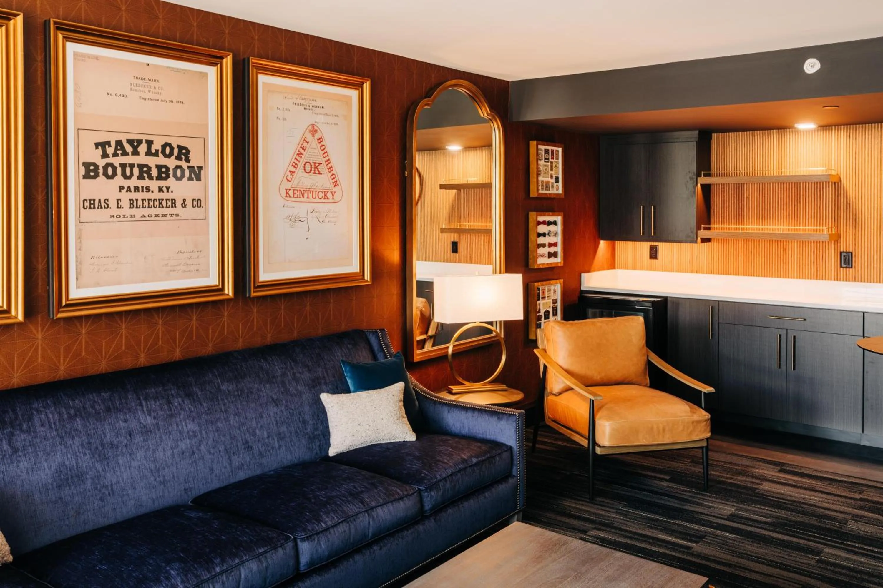 Living room in The Trail Hotel