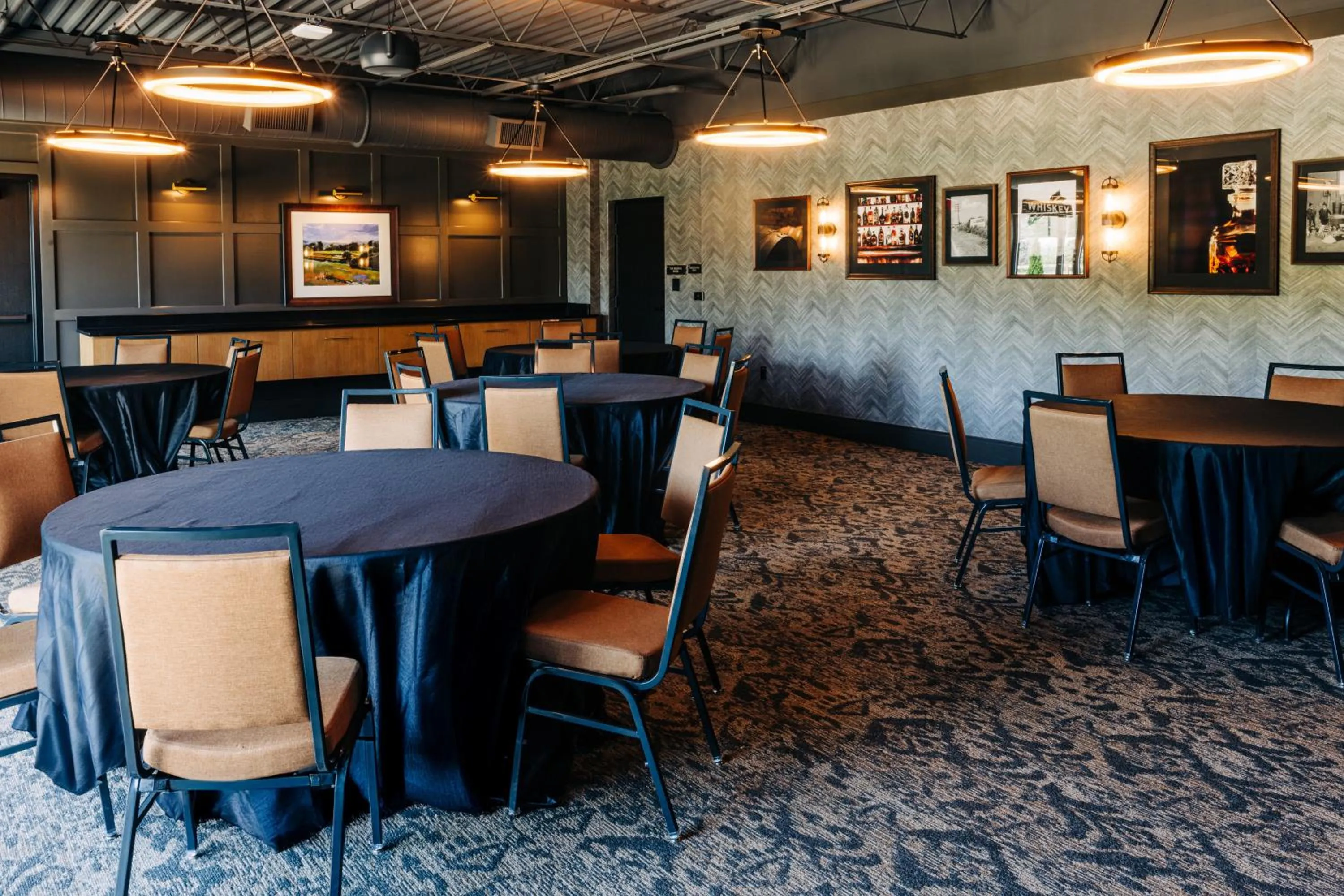 Restaurant/places to eat in The Trail Hotel