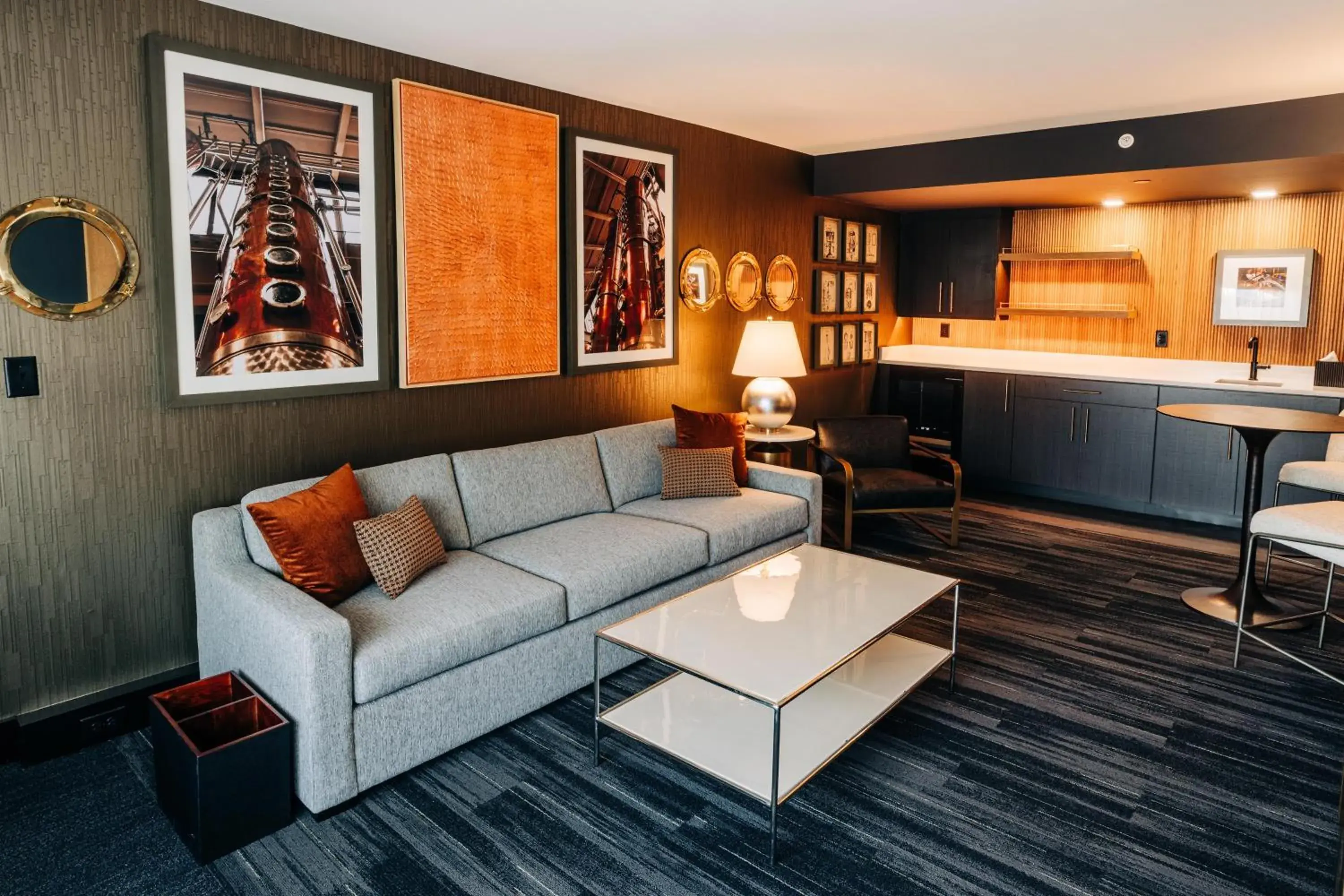 King Suite in The Trail Hotel King Suite in The Trail Hotel