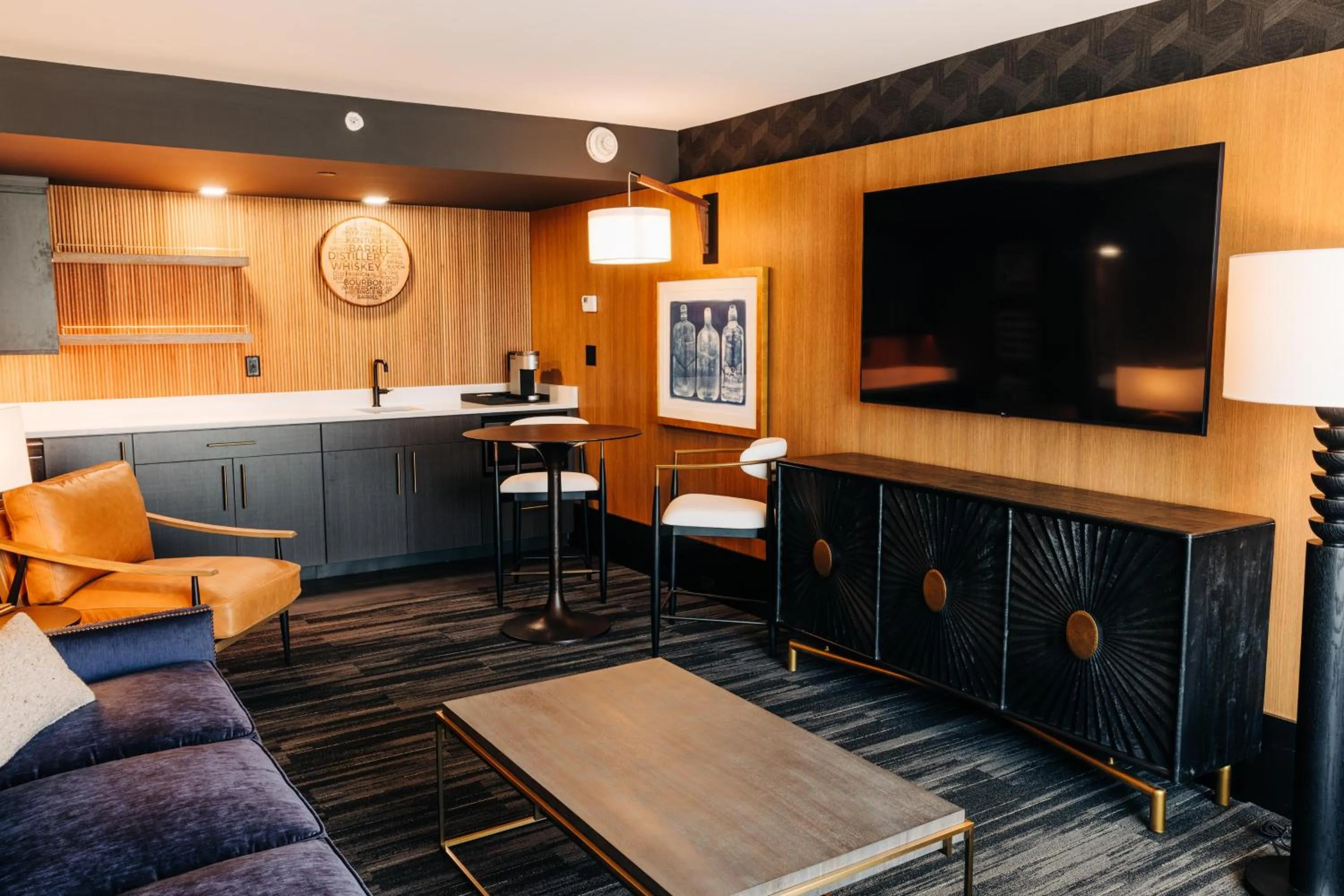 Living room in The Trail Hotel