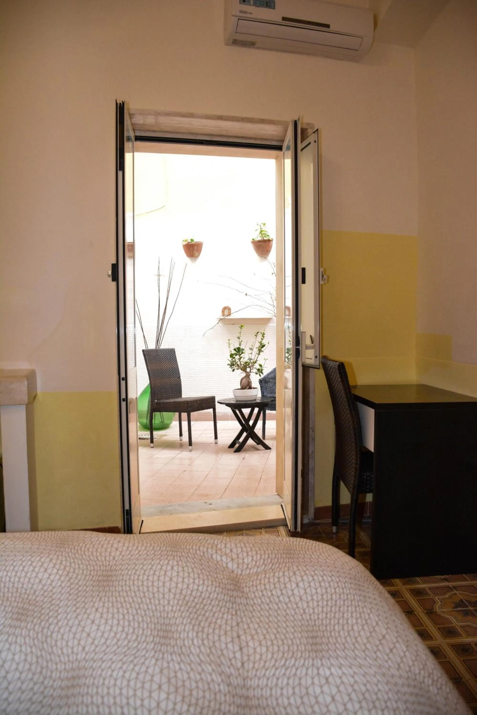 Balcony/Terrace, Bed in B&B Le Colonne