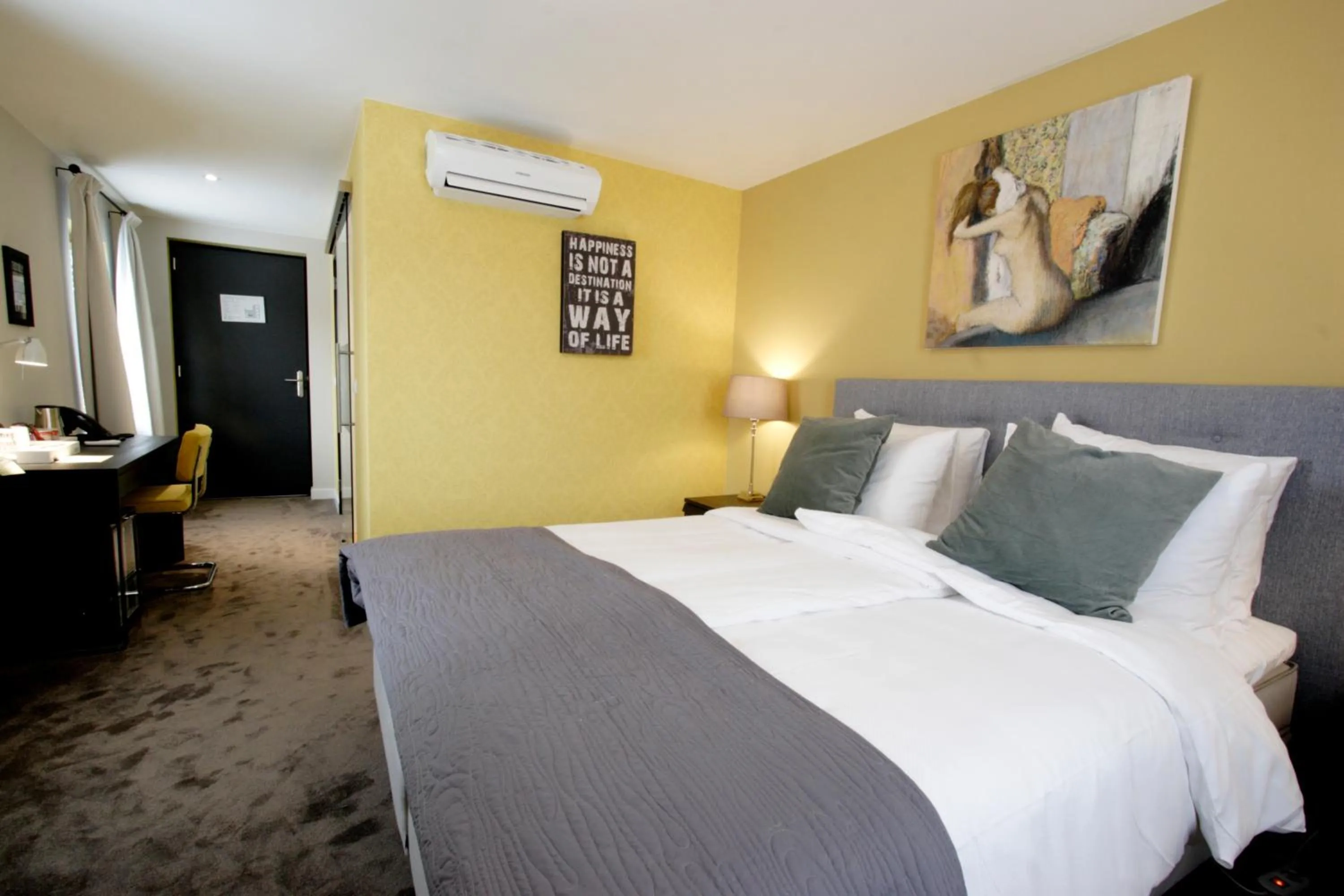 Bedroom, Bed in In de Witte Dame Hotel Bar Kitchen Apartments