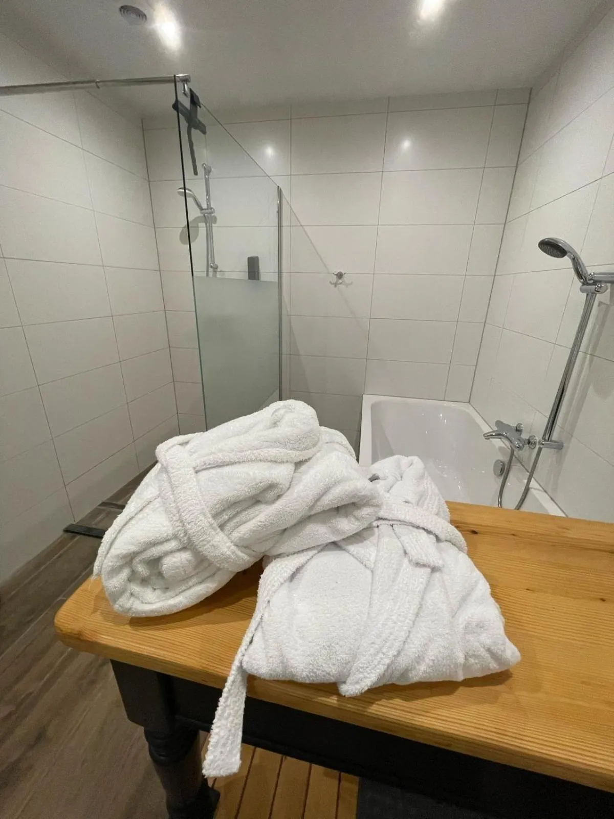 Bathroom in In de Witte Dame Hotel Bar Kitchen Apartments