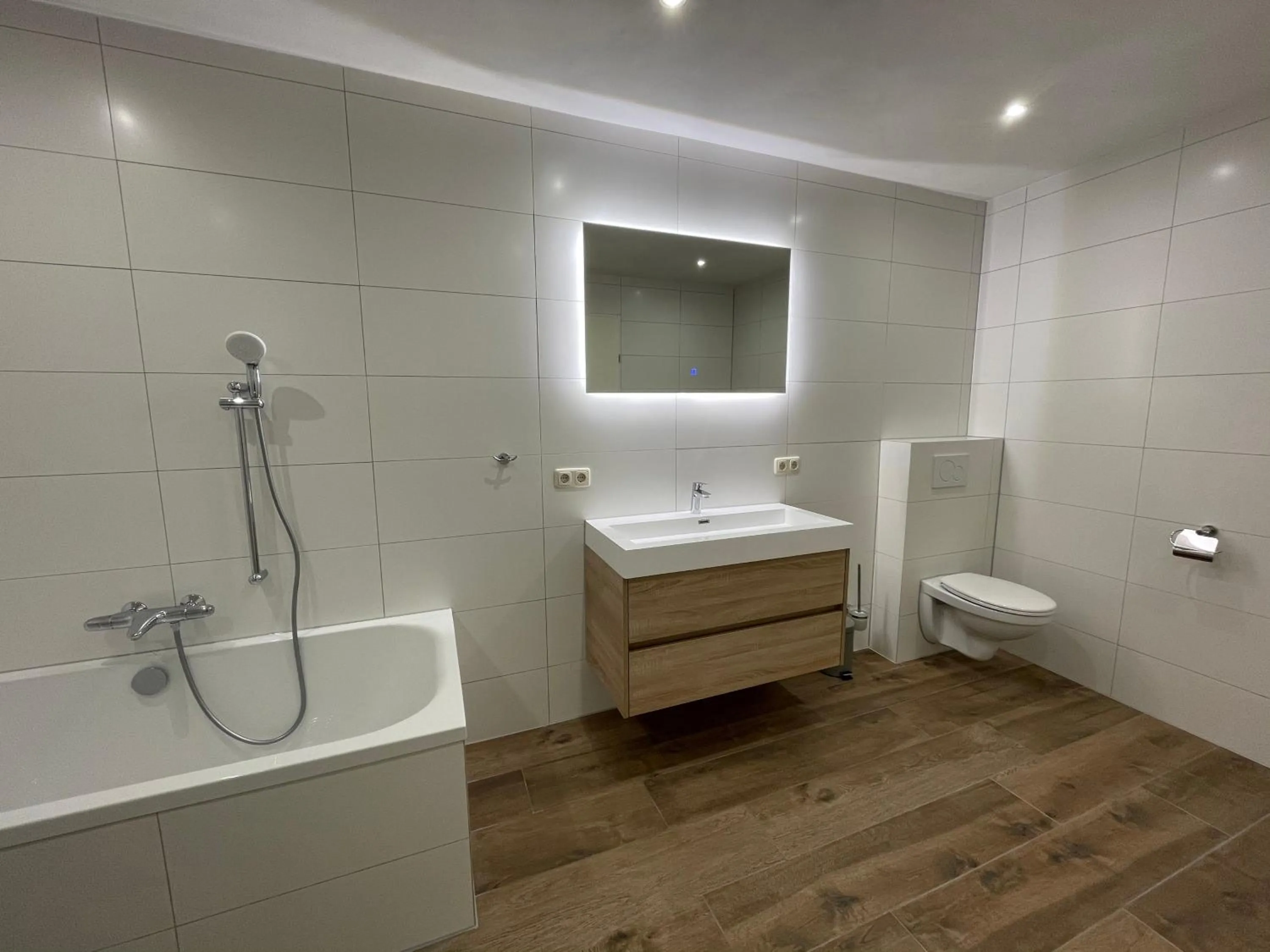 Bathroom in In de Witte Dame Hotel Bar Kitchen Apartments