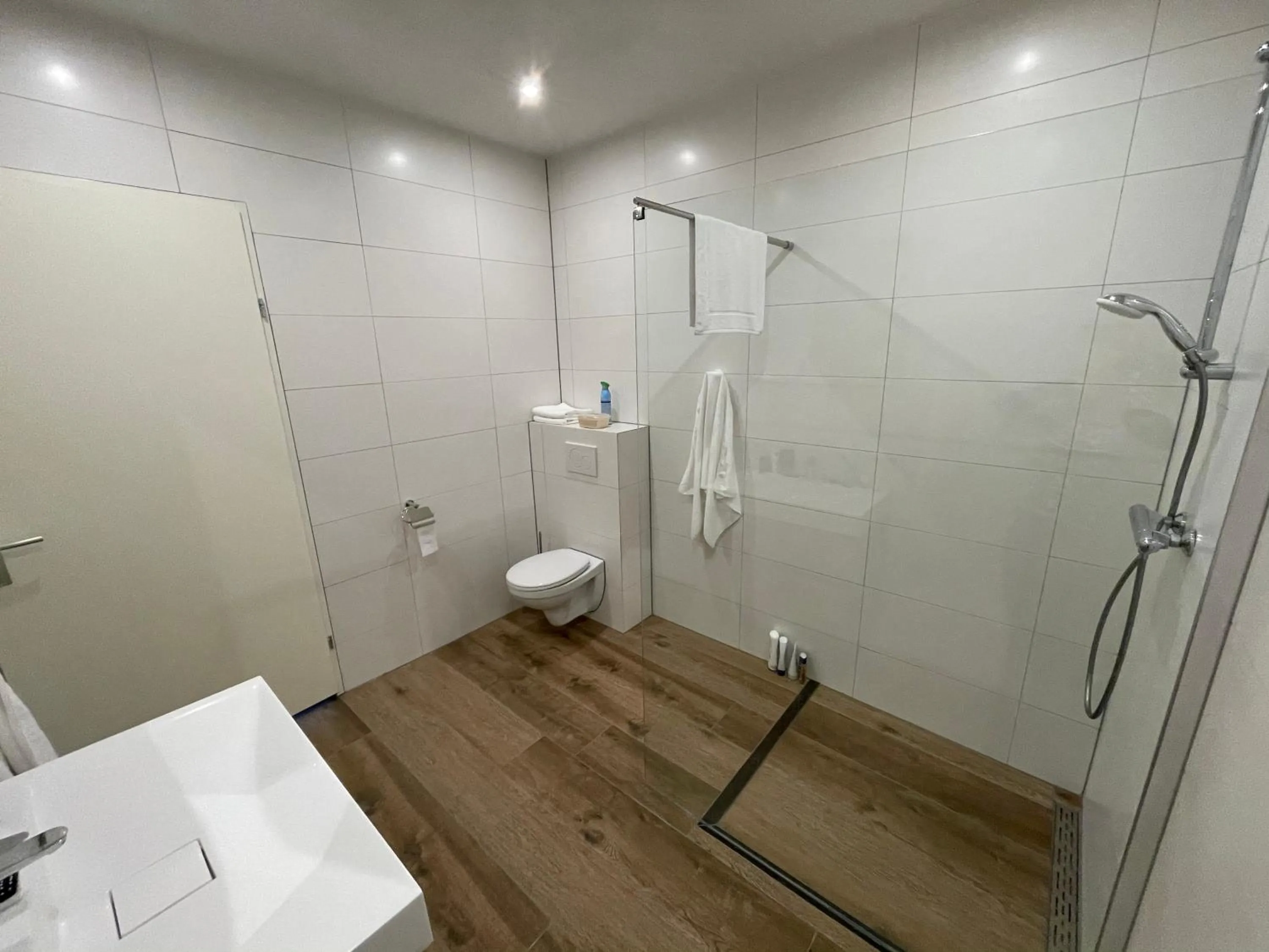 Bathroom in In de Witte Dame Hotel Bar Kitchen Apartments