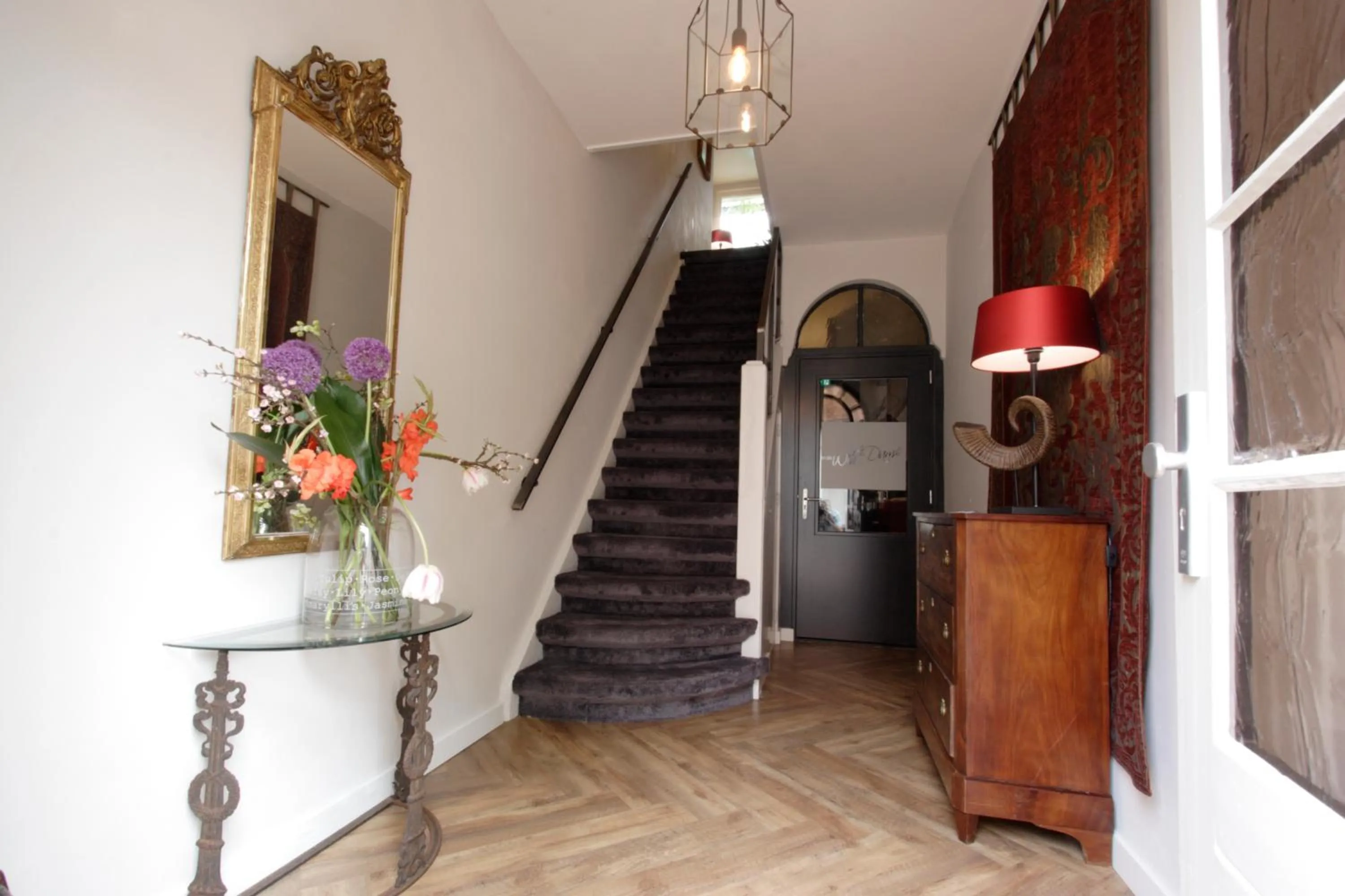 Facade/entrance in In de Witte Dame Hotel Bar Kitchen Apartments