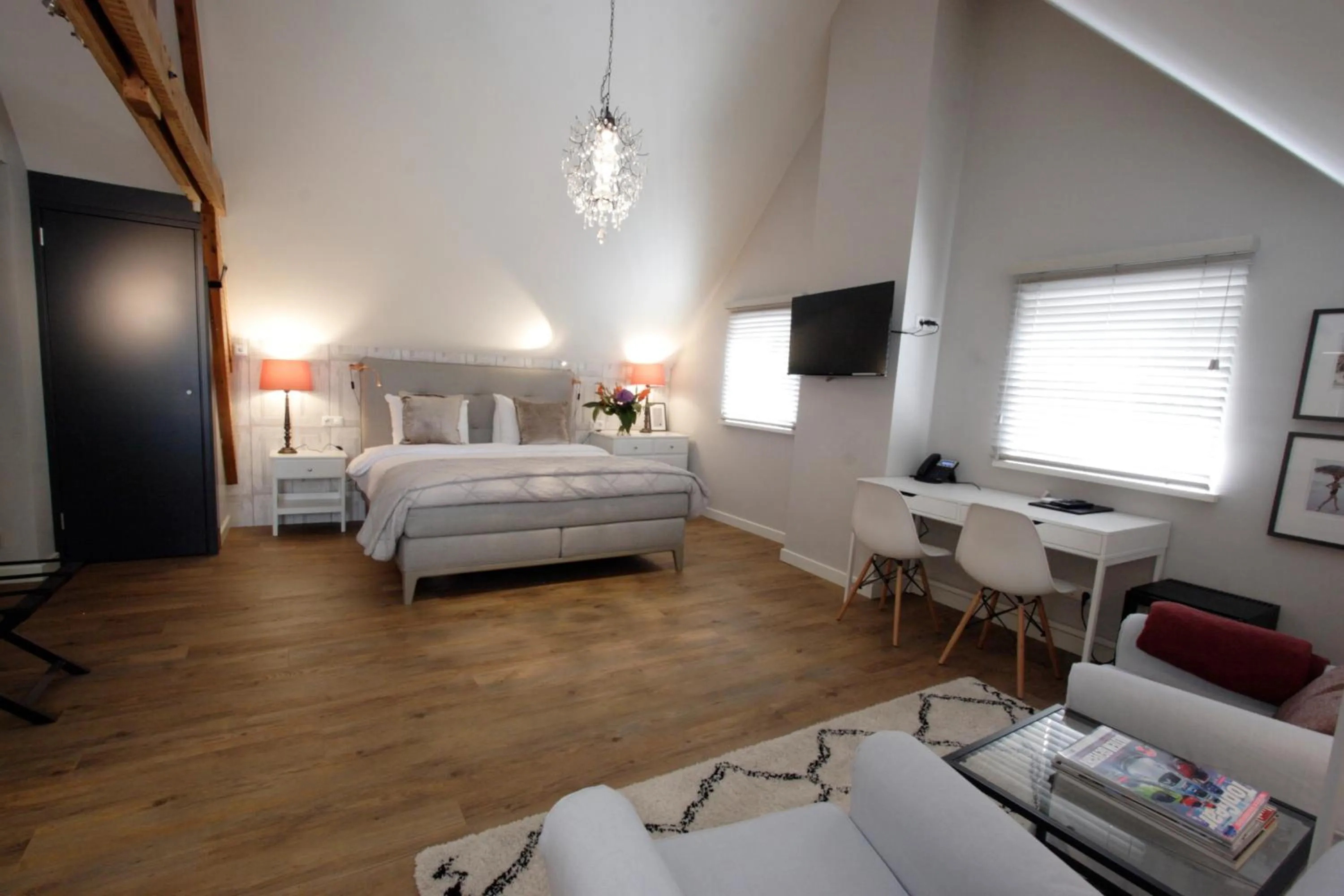 Photo of the whole room, Bed in In de Witte Dame Hotel Bar Kitchen Apartments